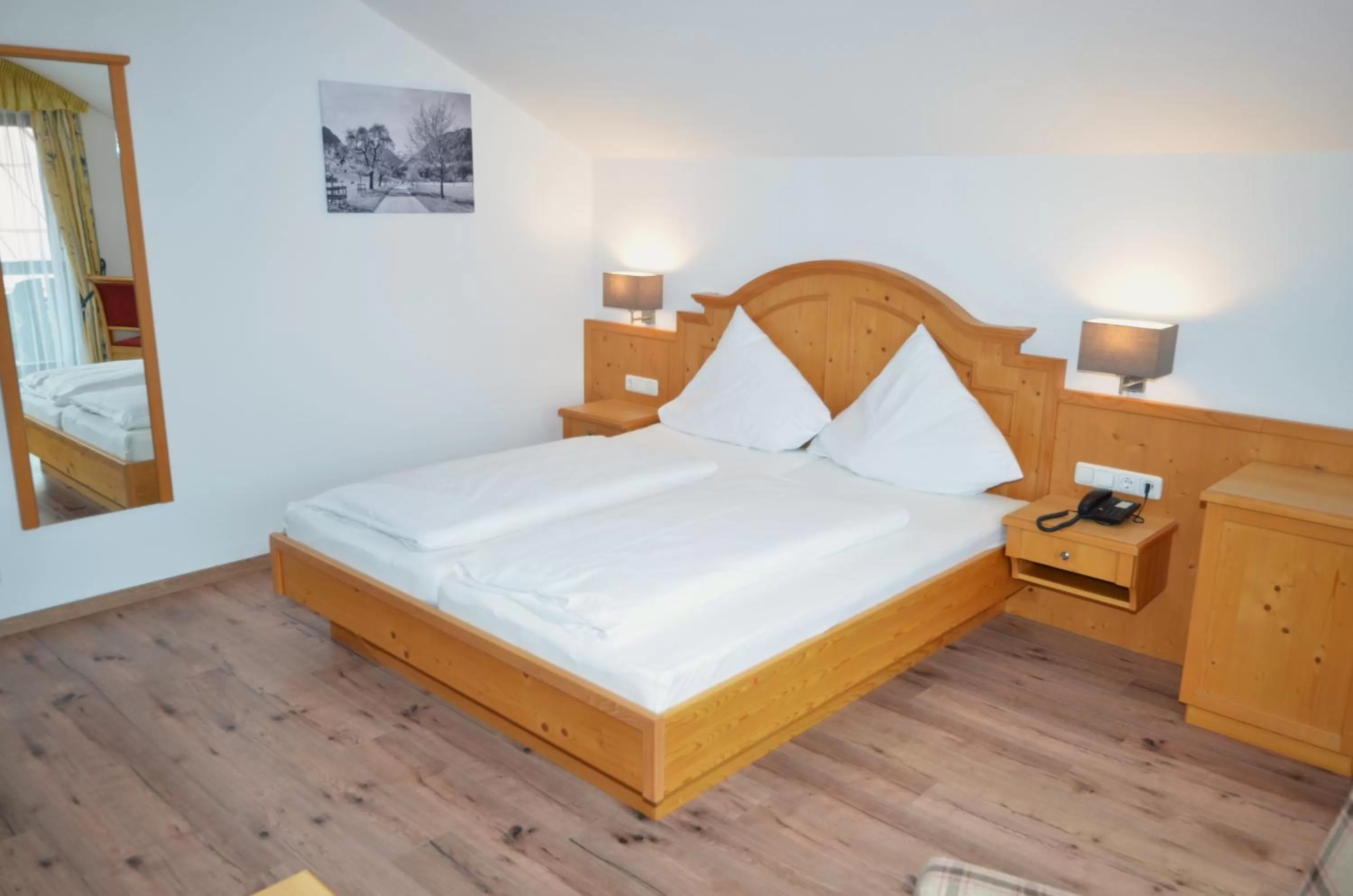 Staff, Bed in Hotel Cafe Fuggerhof