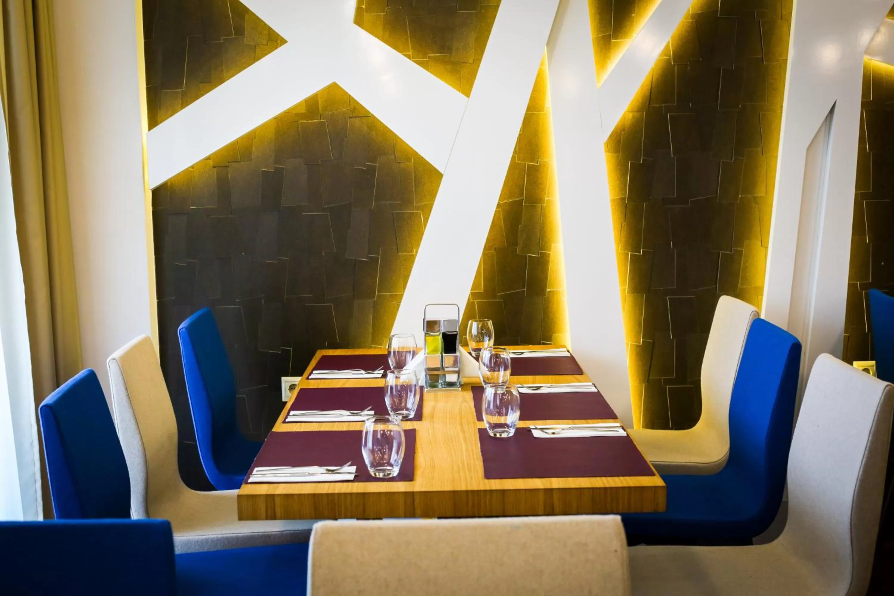 Restaurant/places to eat in Holiday Inn Plovdiv by IHG