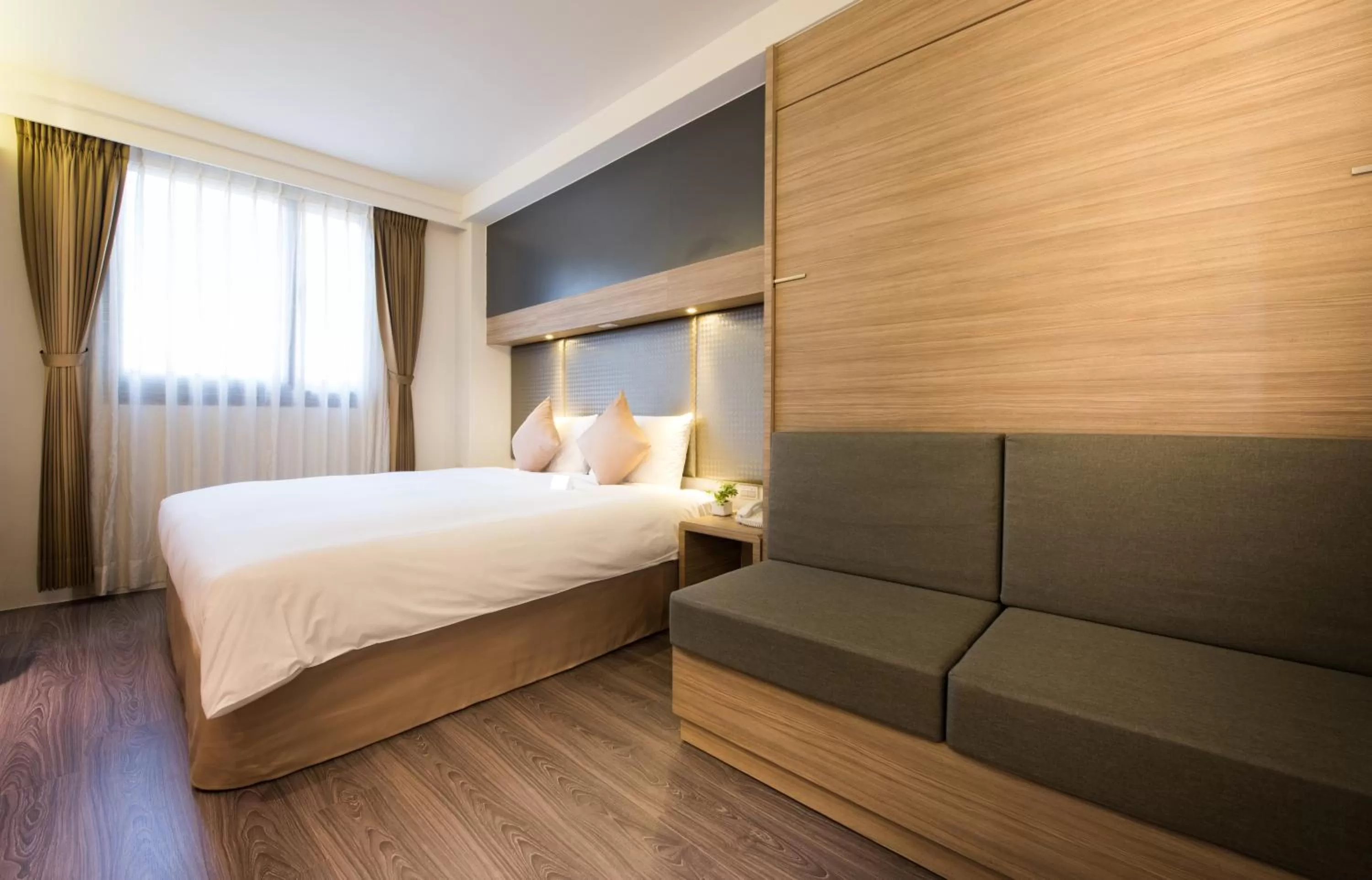 Photo of the whole room, Bed in Shin Yuan Park Hotel