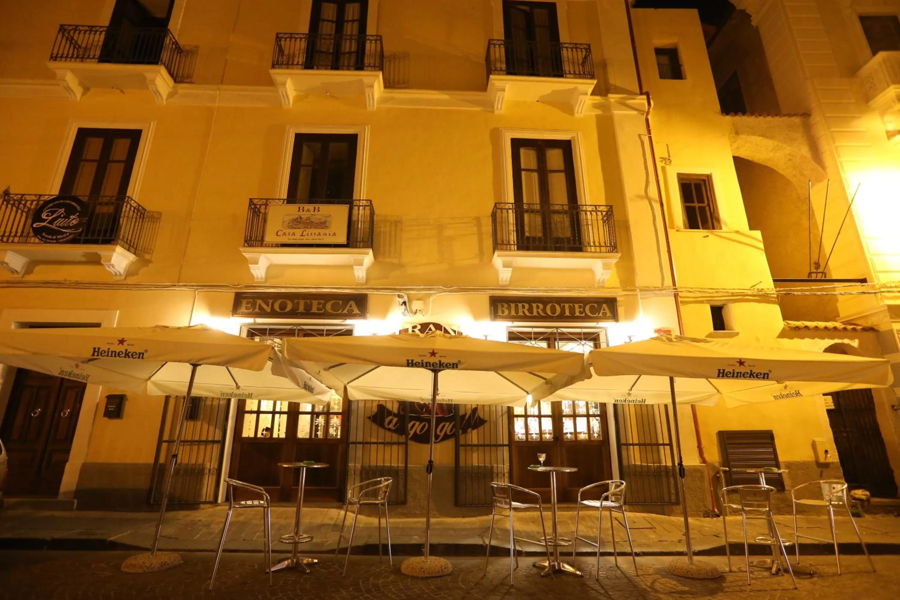 Facade/entrance in Casa Lissania