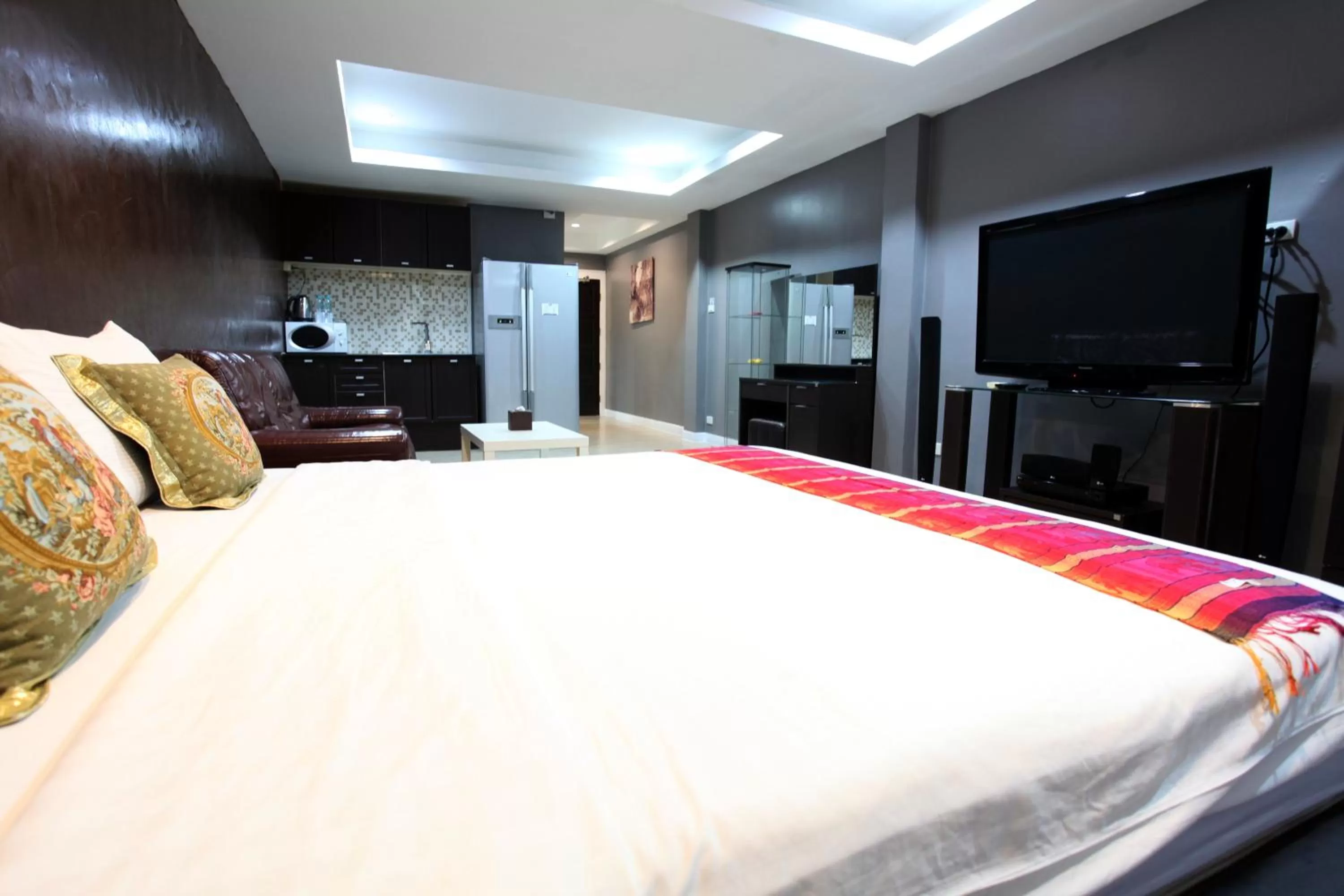 Bed in DEL MAR RESIDENCE