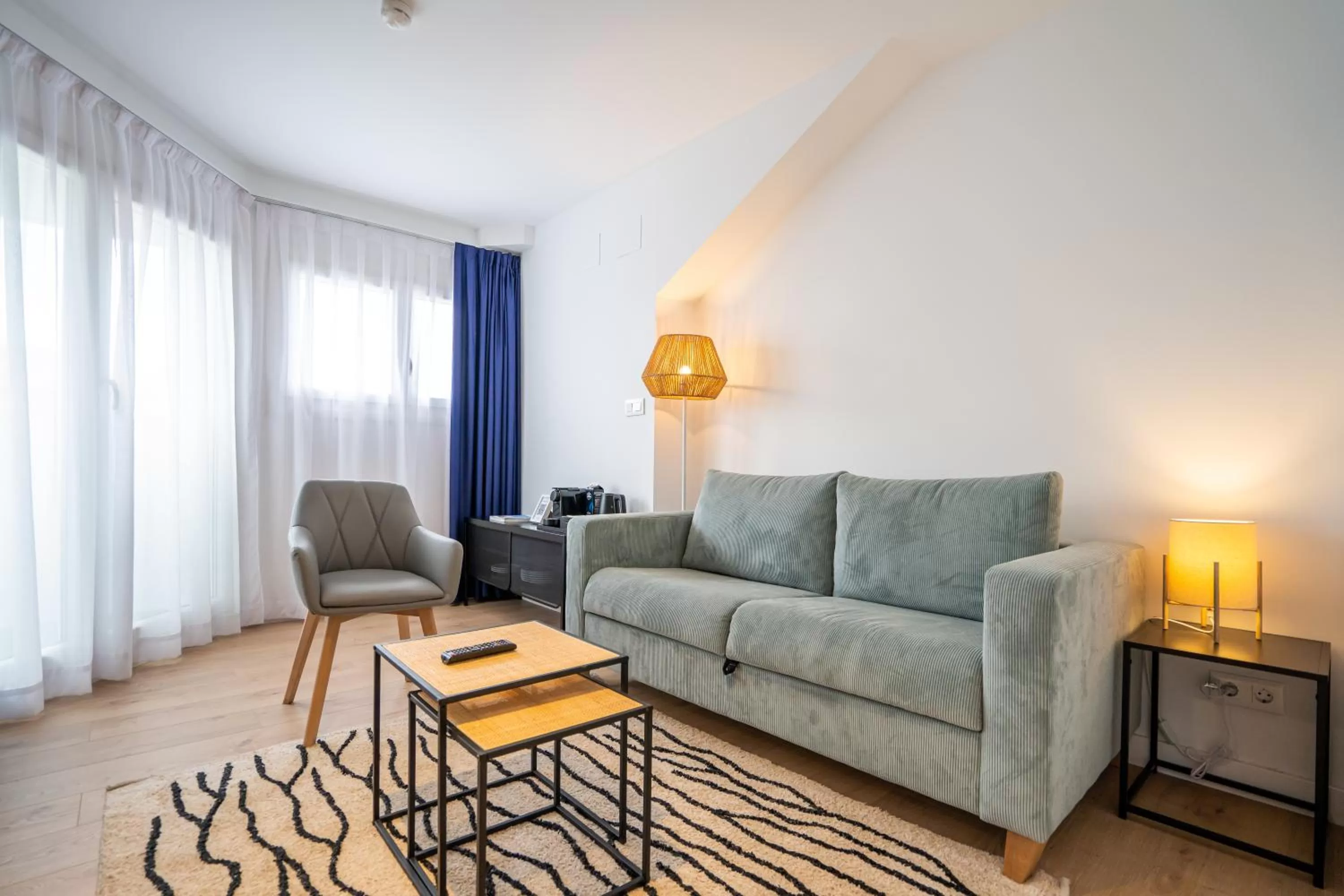 Area and facilities in abba Apartments Playa de Gros San Sebastián