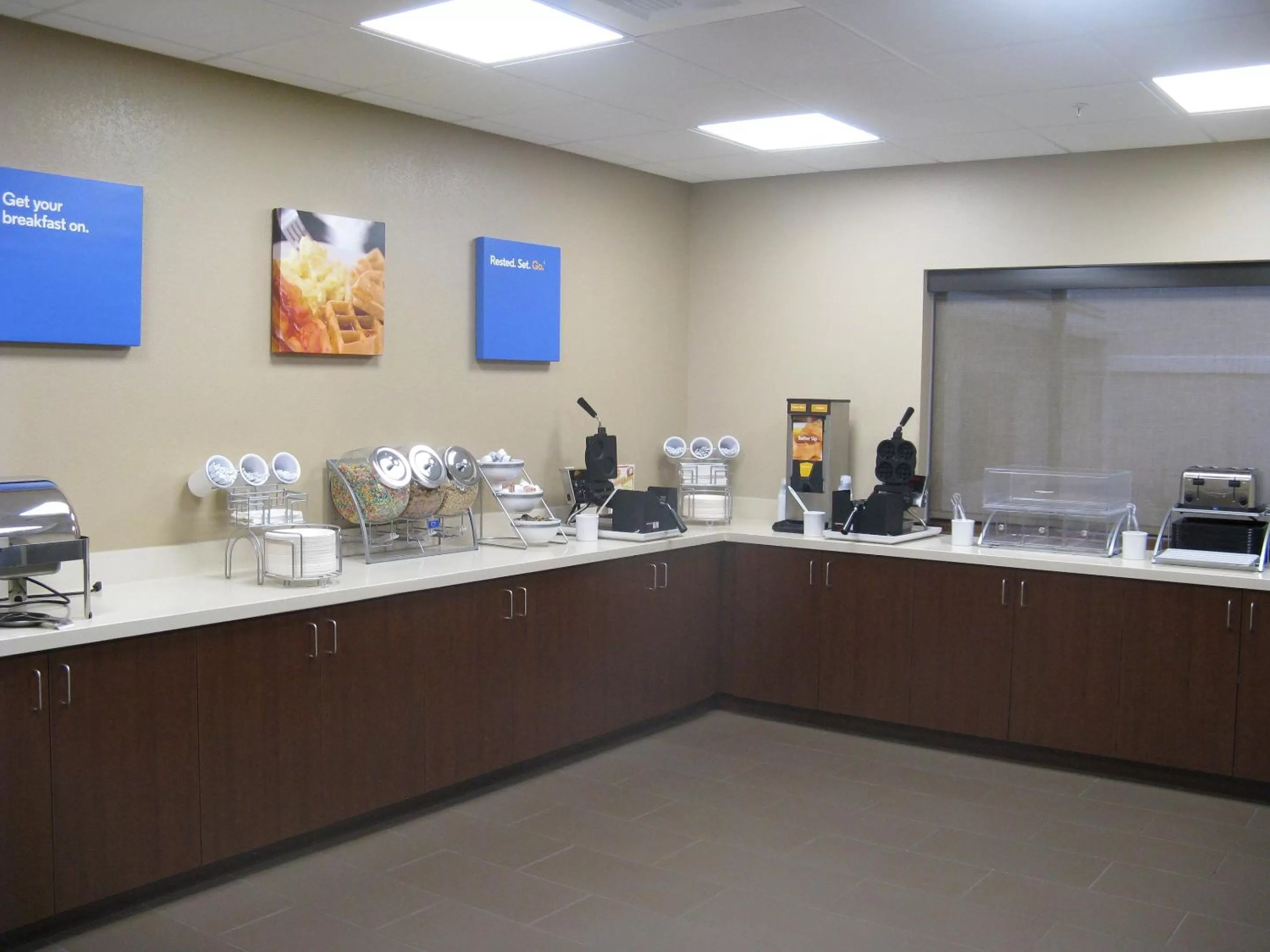 American breakfast in MainStay Suites Coeur d'Alene