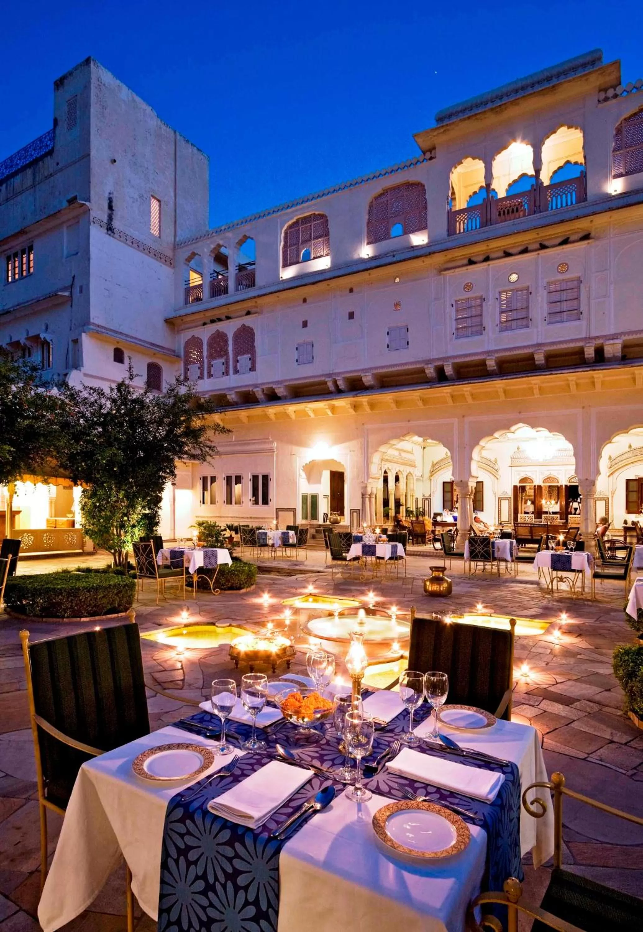 Restaurant/places to eat in Samode Haveli