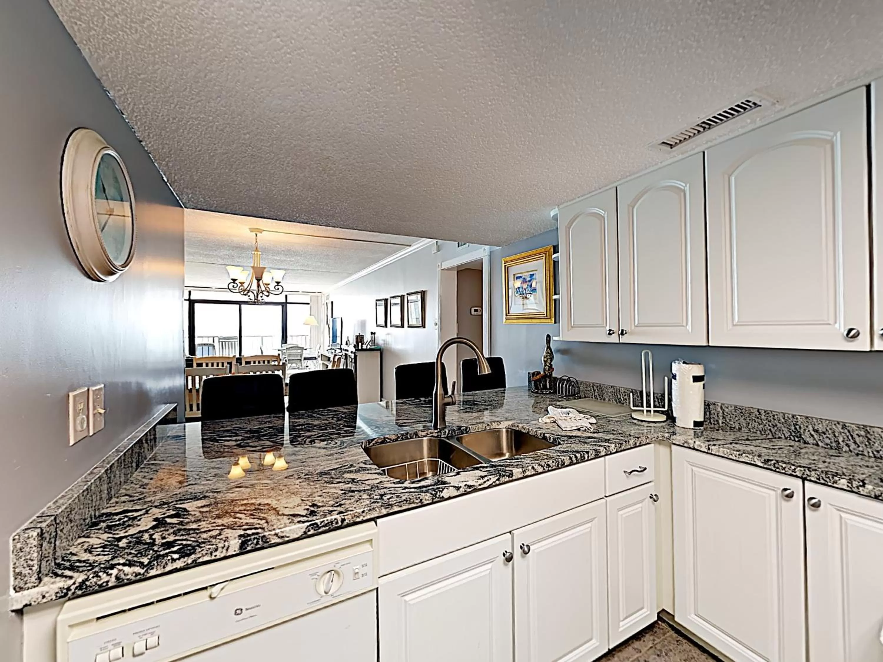 Kitchen or kitchenette in Beach Vacation Condos