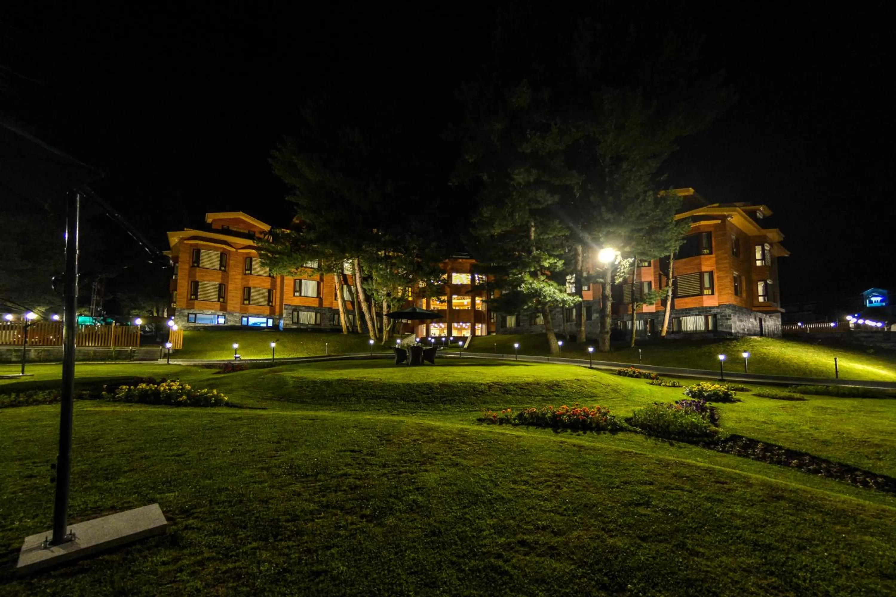 Garden, Property Building in Royal Hillton Pahalgam