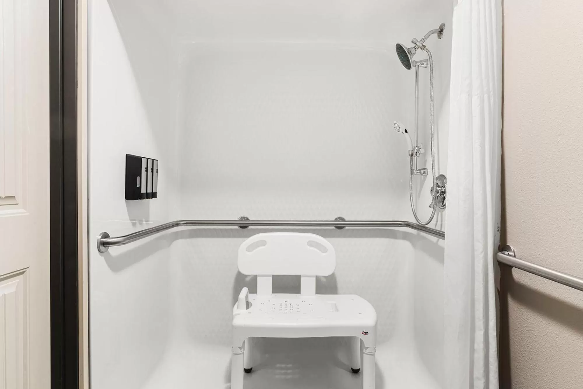 Shower in The Ashley Inn & Suites