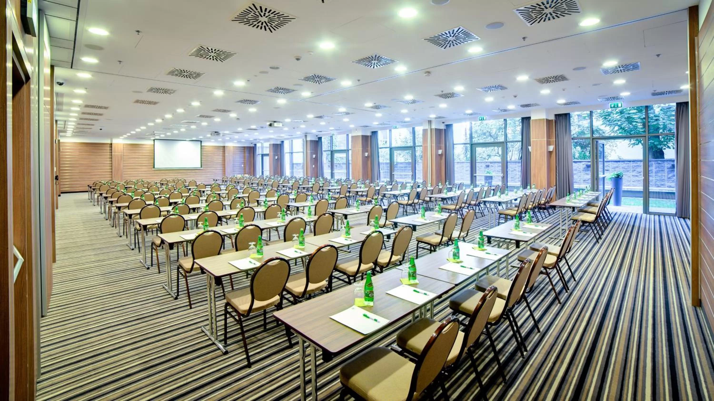 Meeting/conference room in Holiday Inn Krakow City Centre by IHG