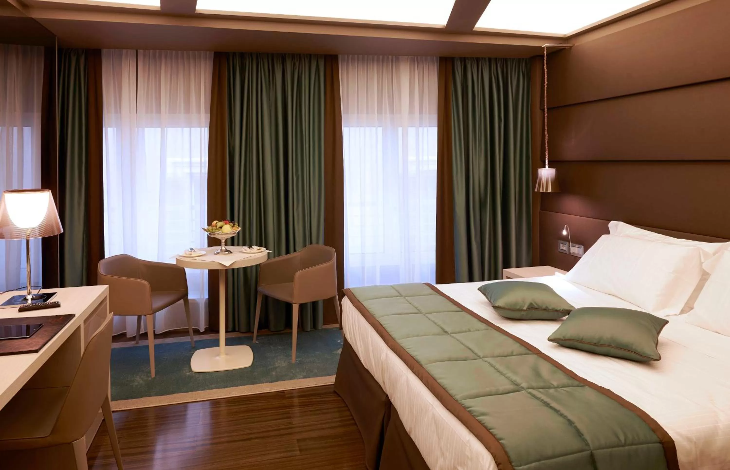 Photo of the whole room, Bed in Harry's Bar Trevi Hotel & Restaurant