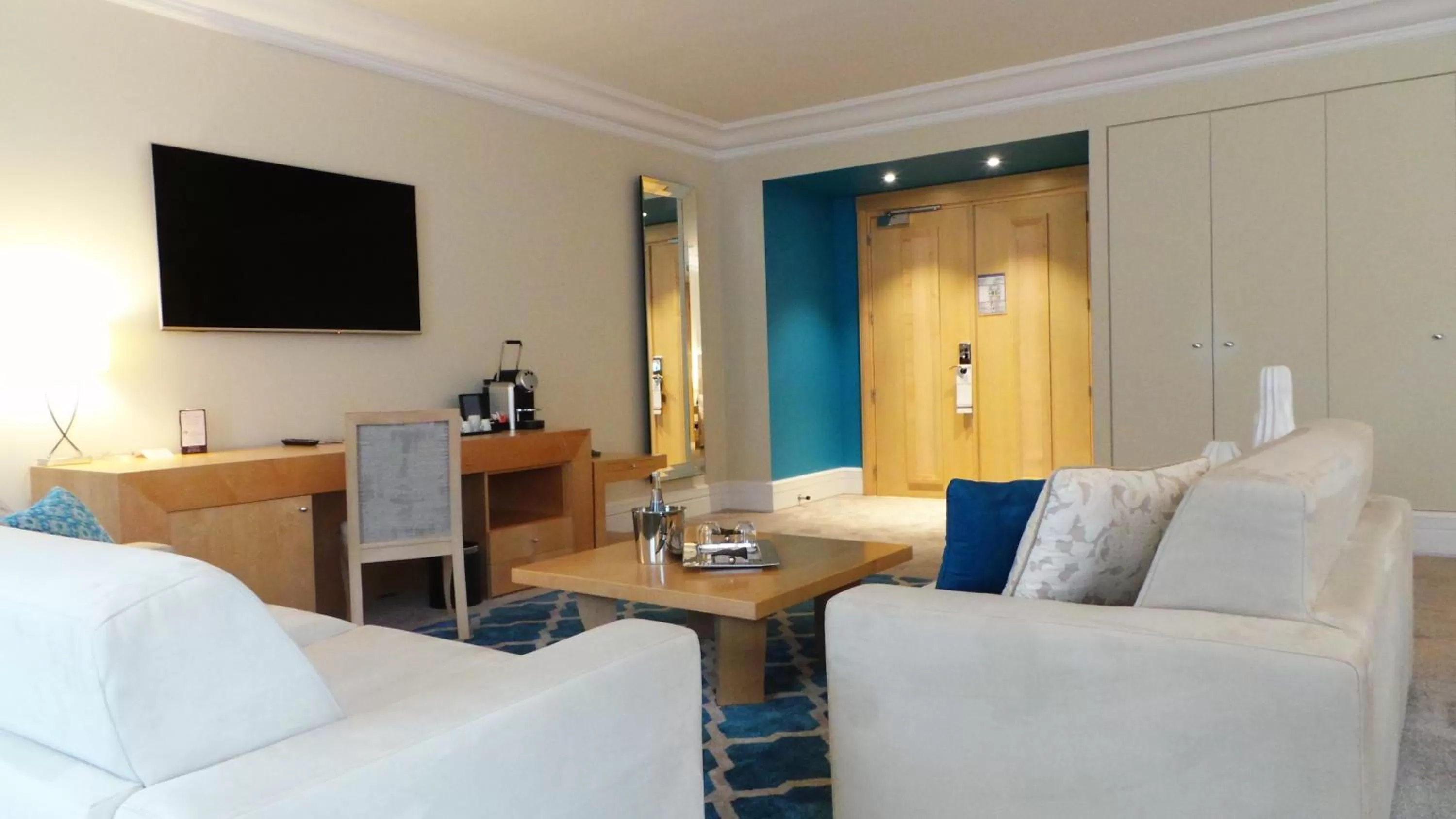 Bedroom, Bed in Hotel & Spa Le Pavillon