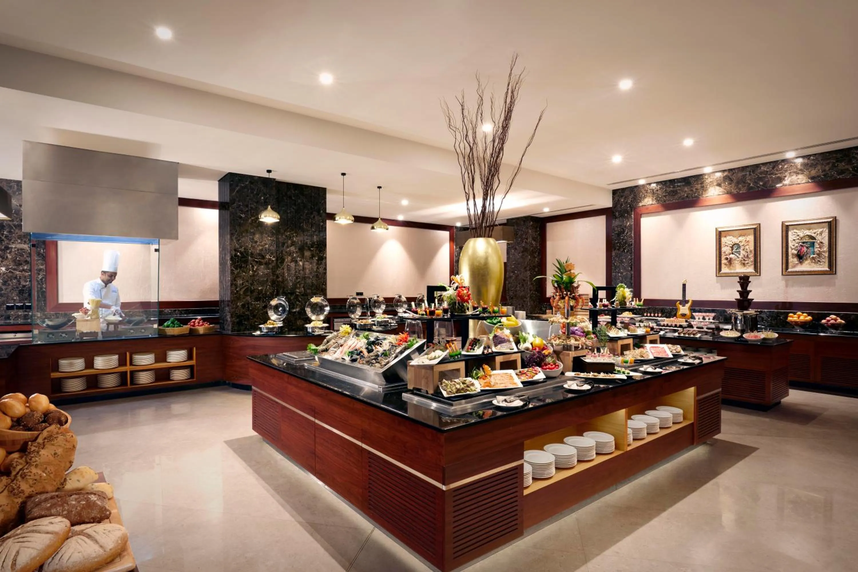 Restaurant/places to eat in Royal Tulip Muscat