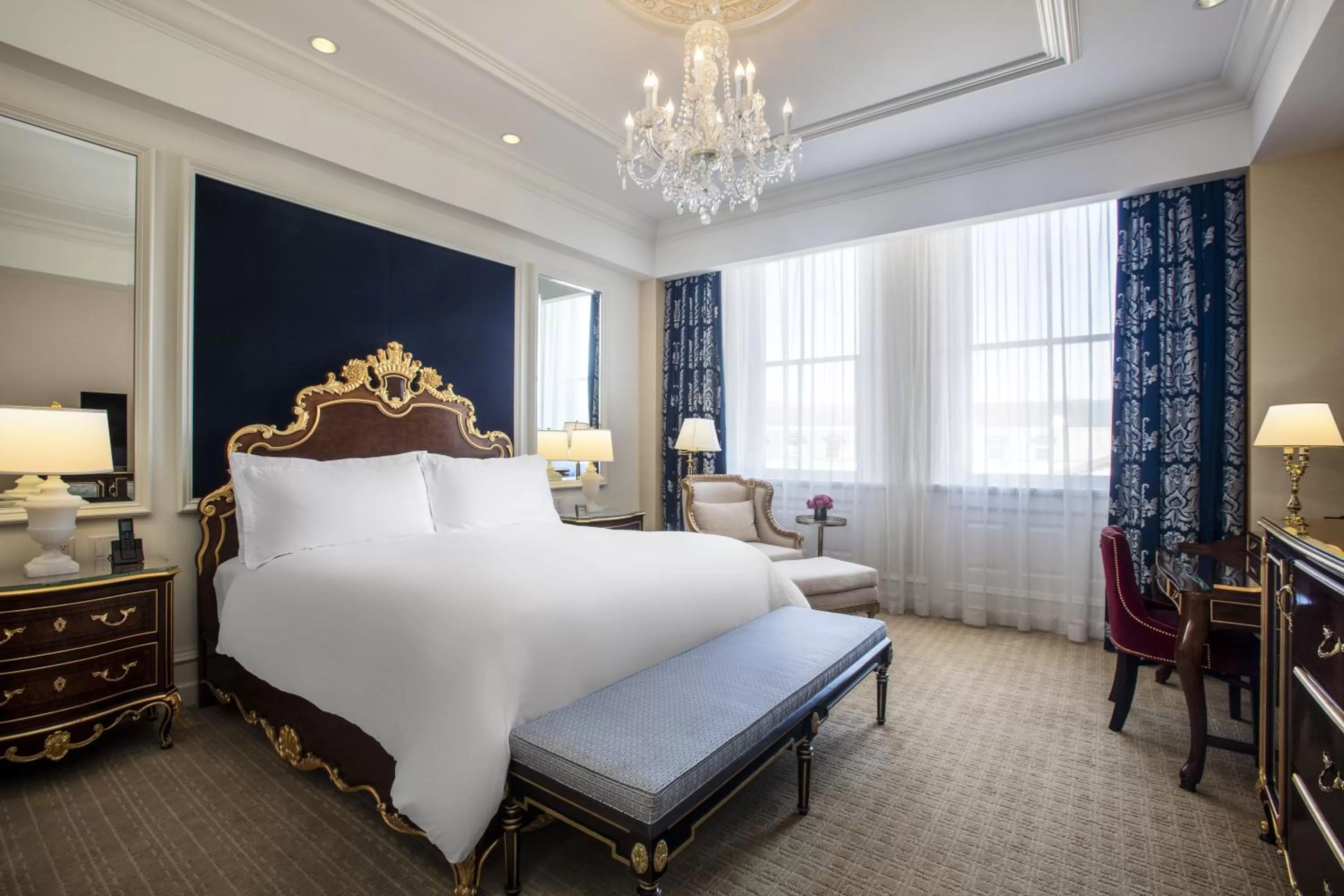 Bedroom, Bed in Waldorf Astoria Washington DC