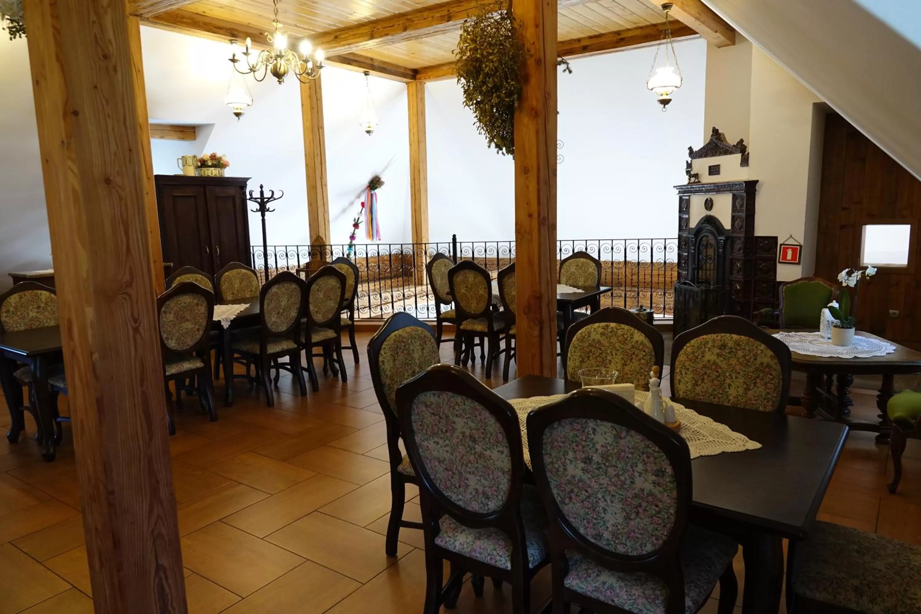 Restaurant/Places to Eat in Gościniec Dworski w Ropie