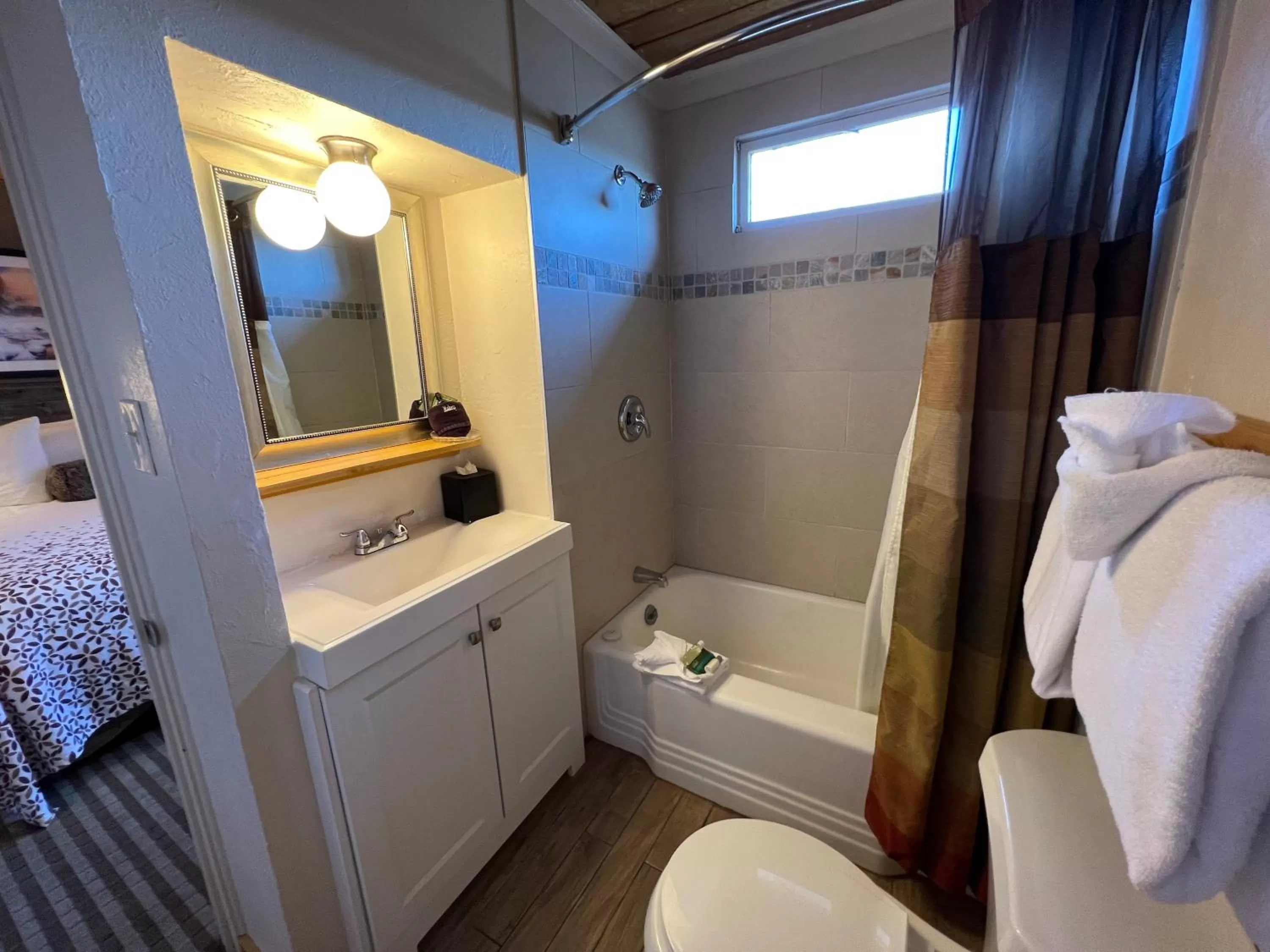 Bed in Estes Mountain Inn