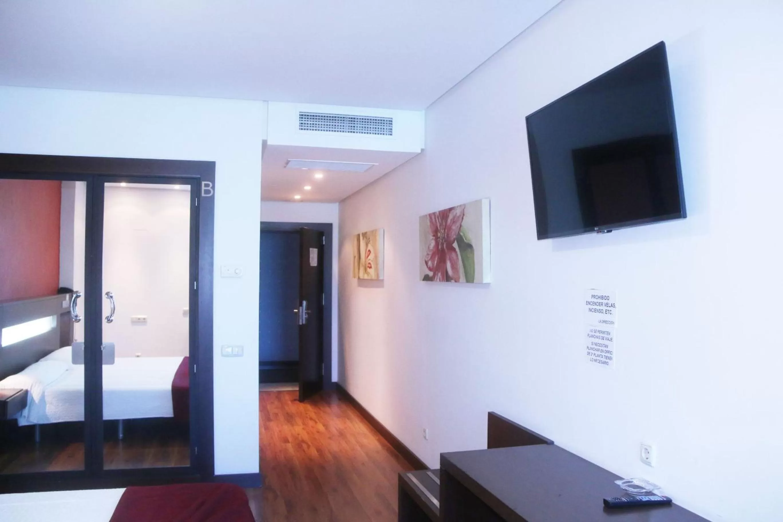 Bed, Seating Area in Hotel La Cantueña