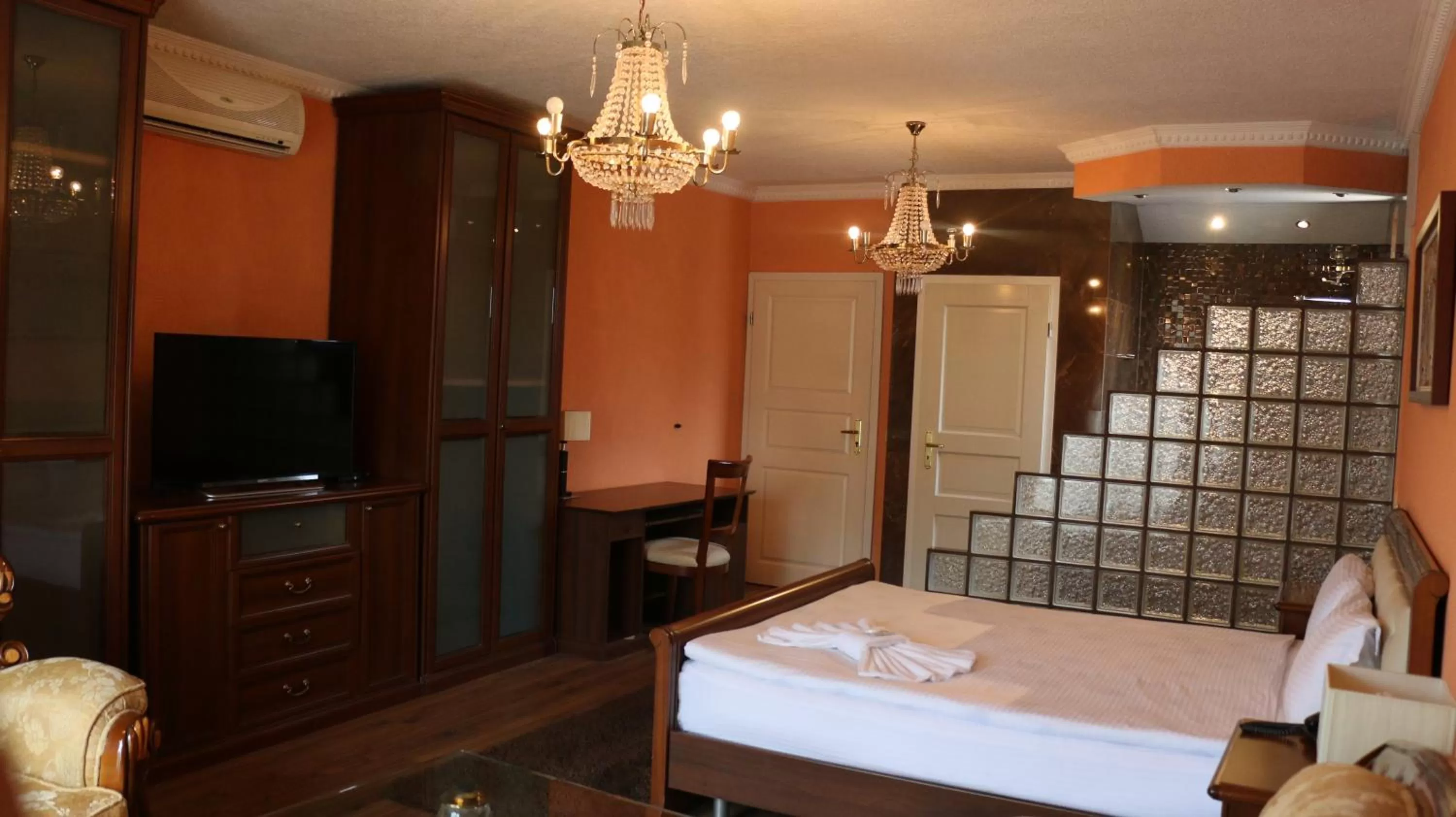 Bed in Hotel Begolli