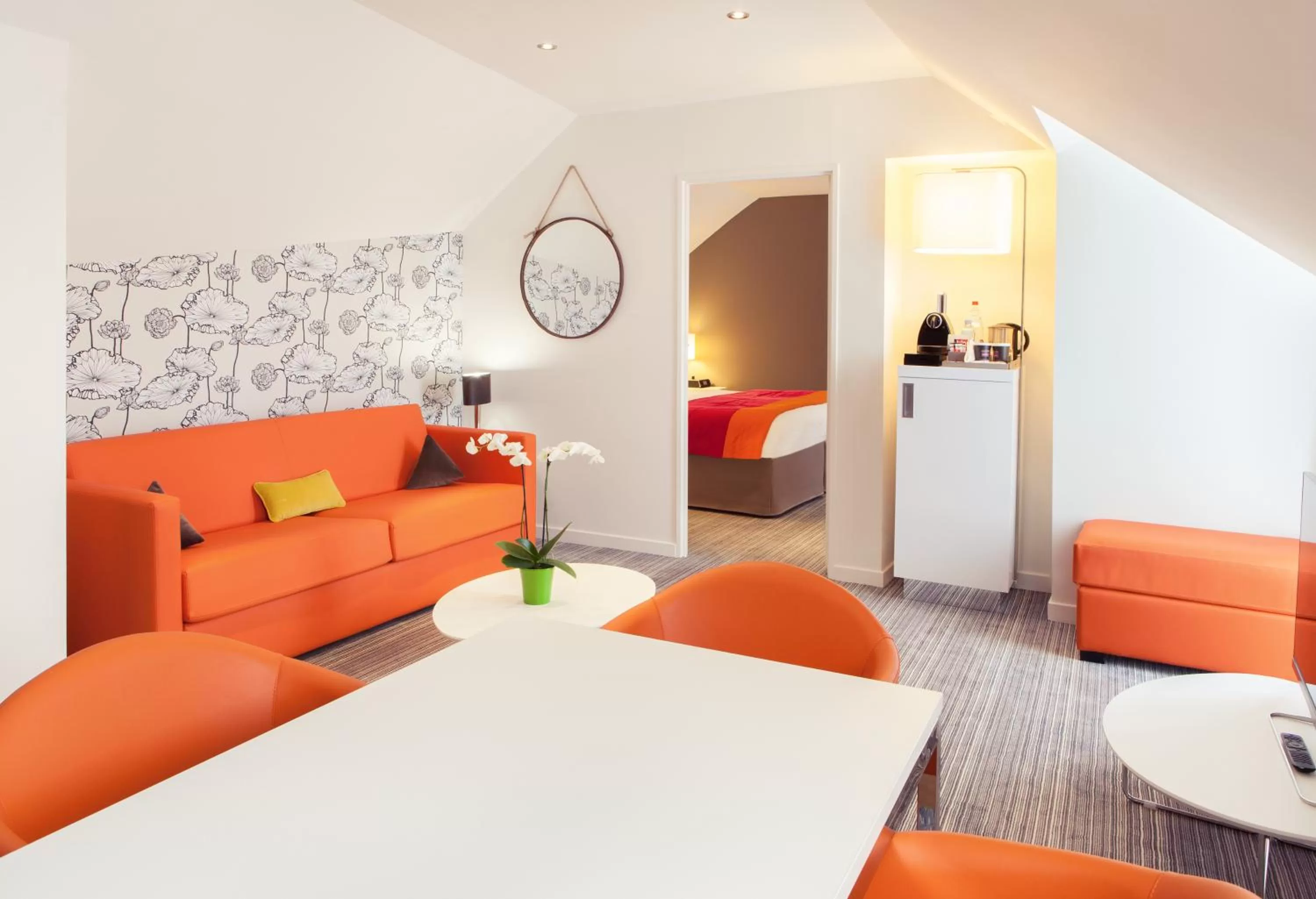 Seating area in Mercure Nantes Centre Grand Hotel