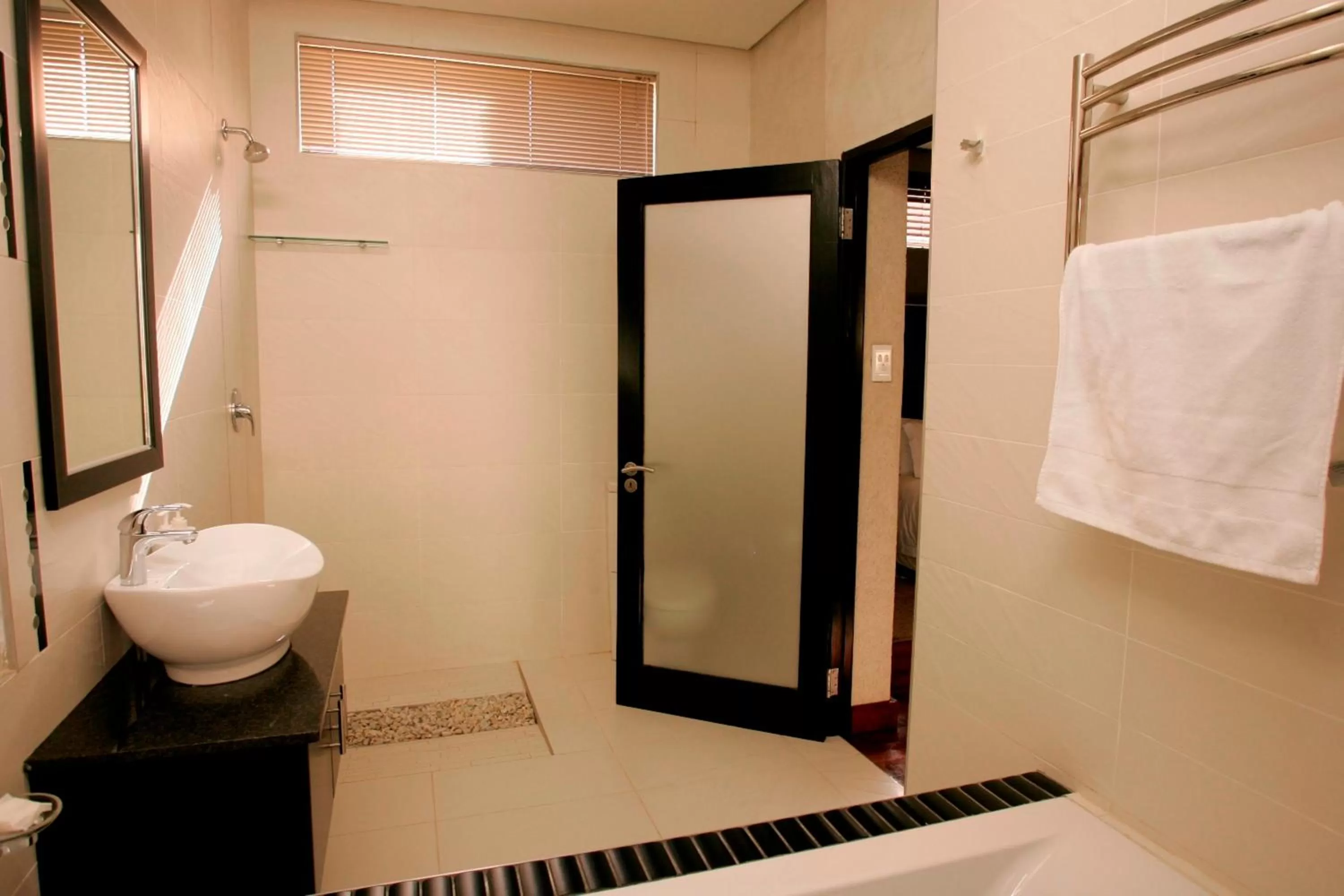 Shower, Bathroom in Jedidja Bed and Breakfast