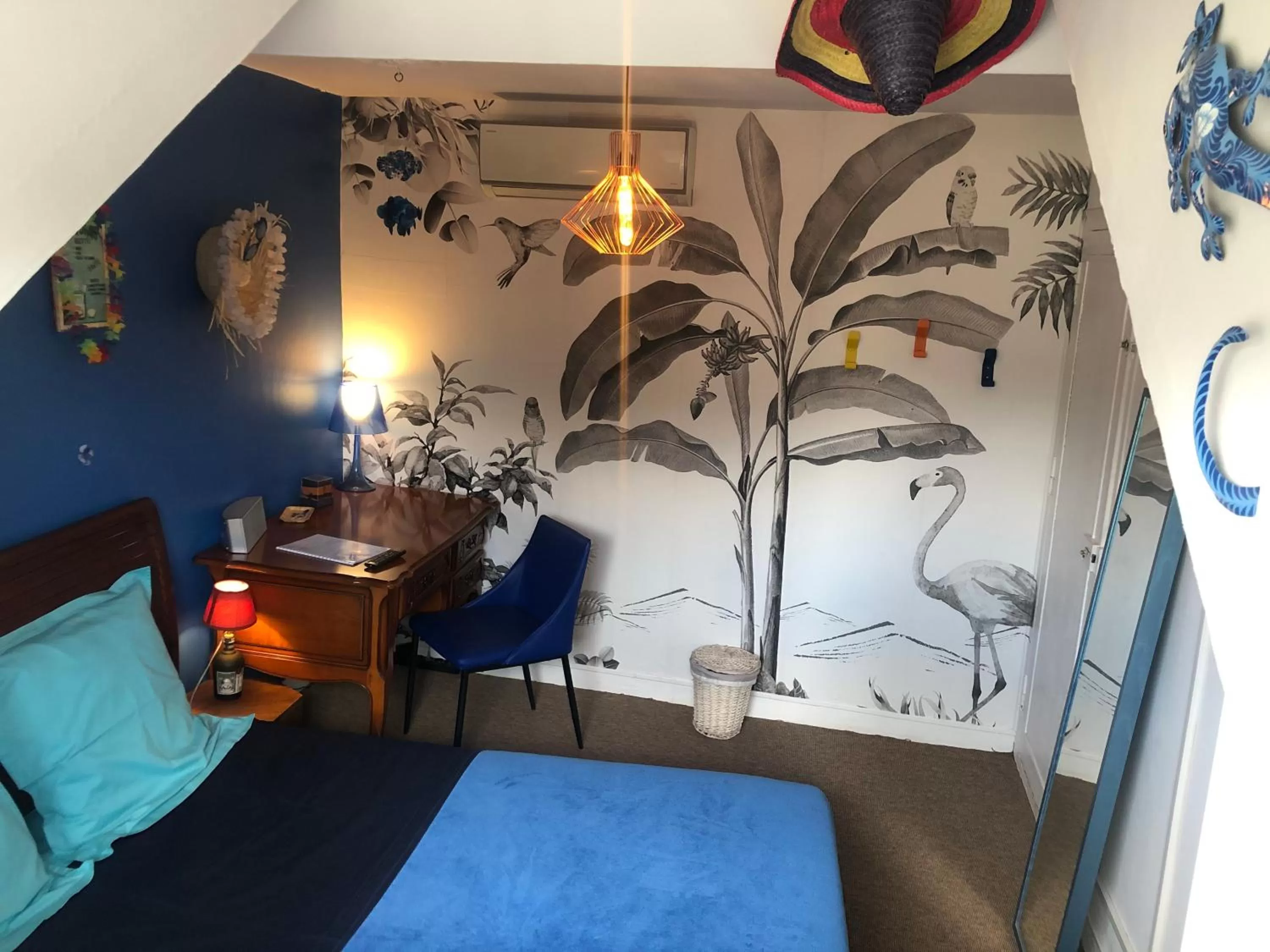 Bed in Villa Eugénie Melun