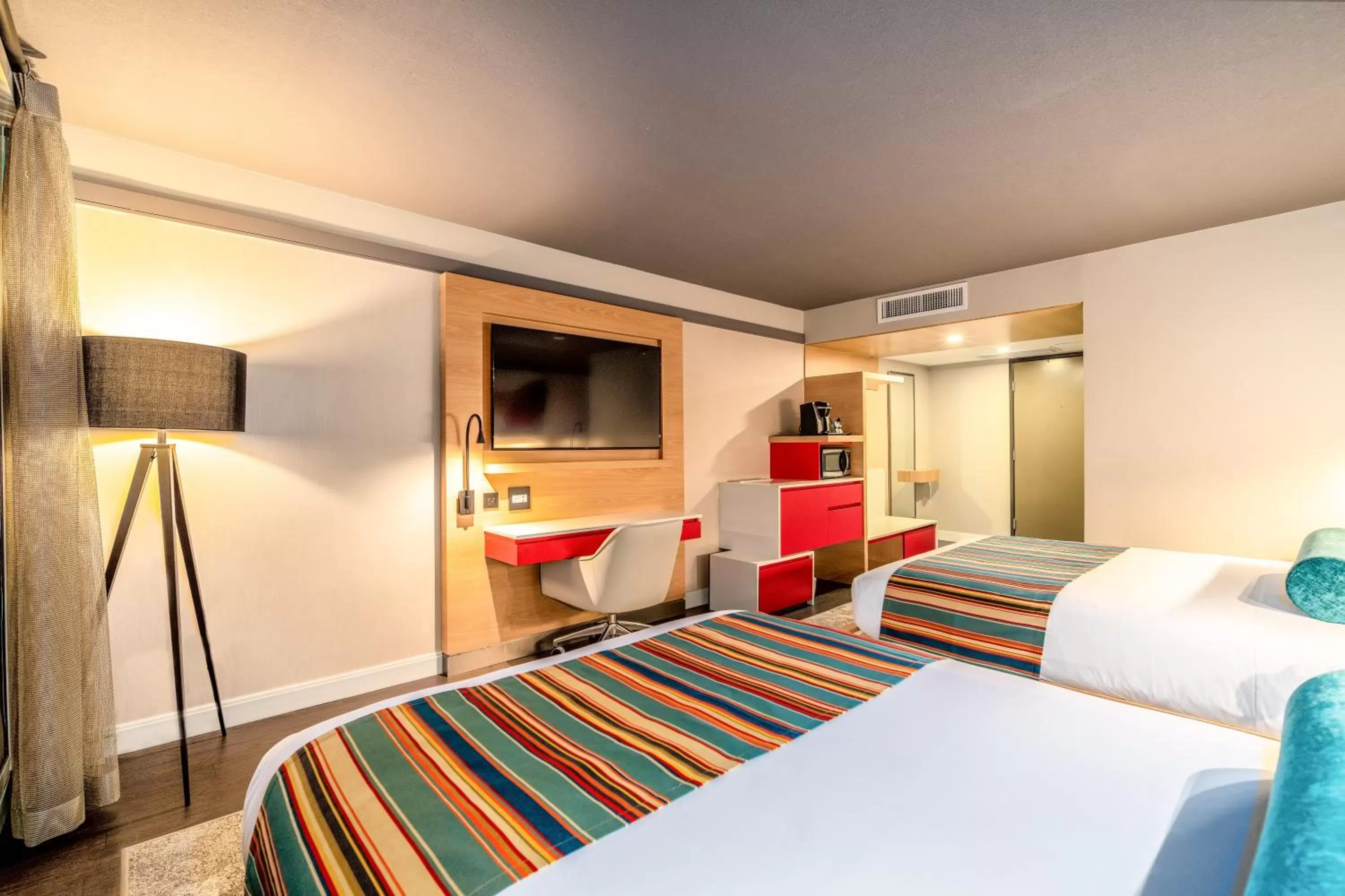 Bed in Century Park Hotel LA