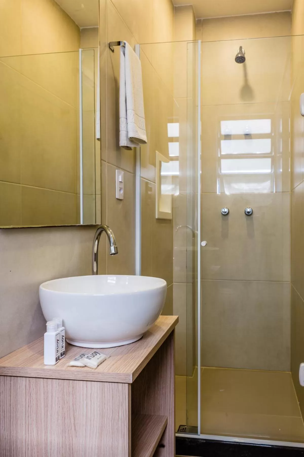 Bathroom in Injoy Suítes & Aparts