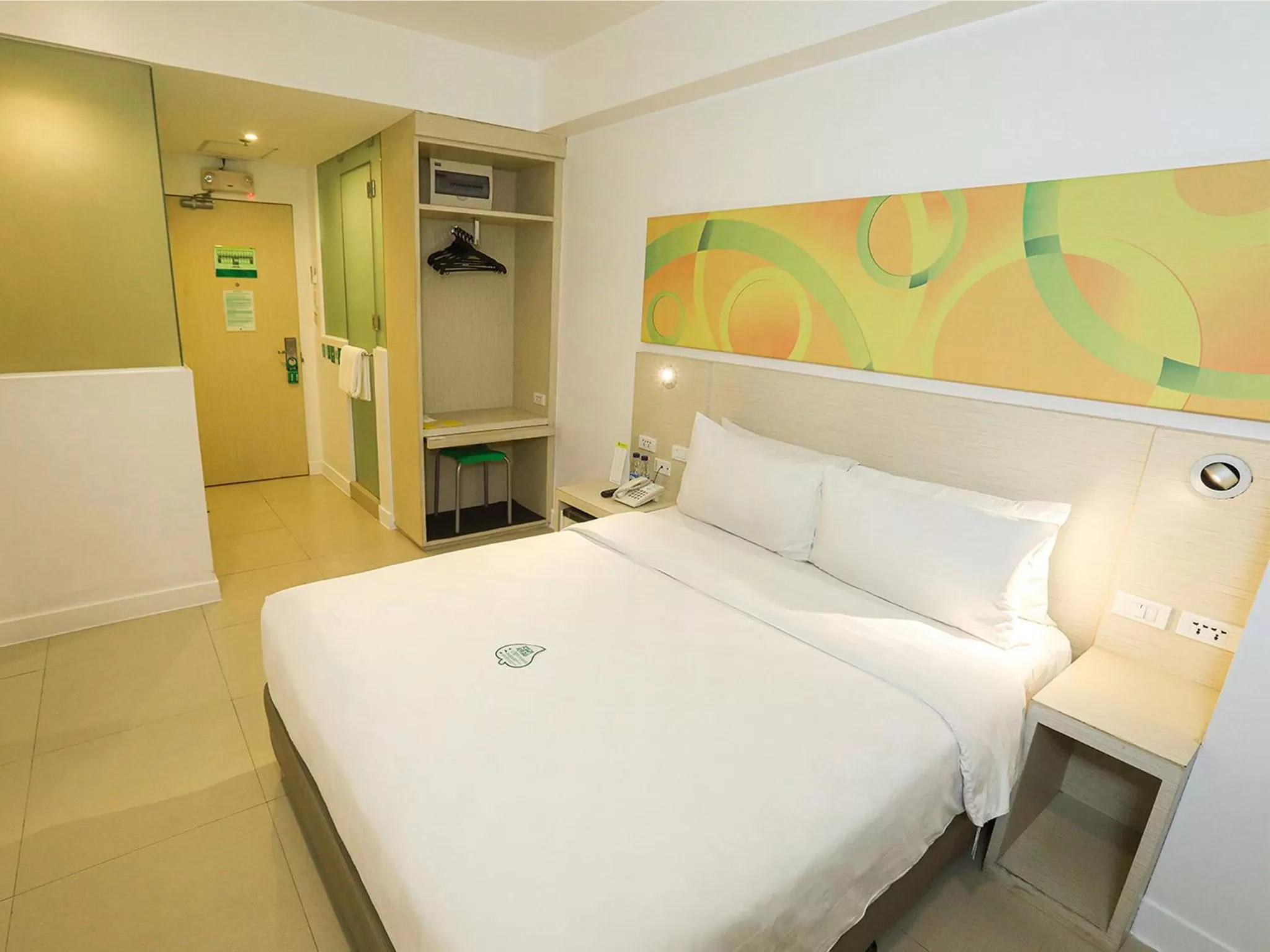 Bed in Go Hotels Manila Airport Road