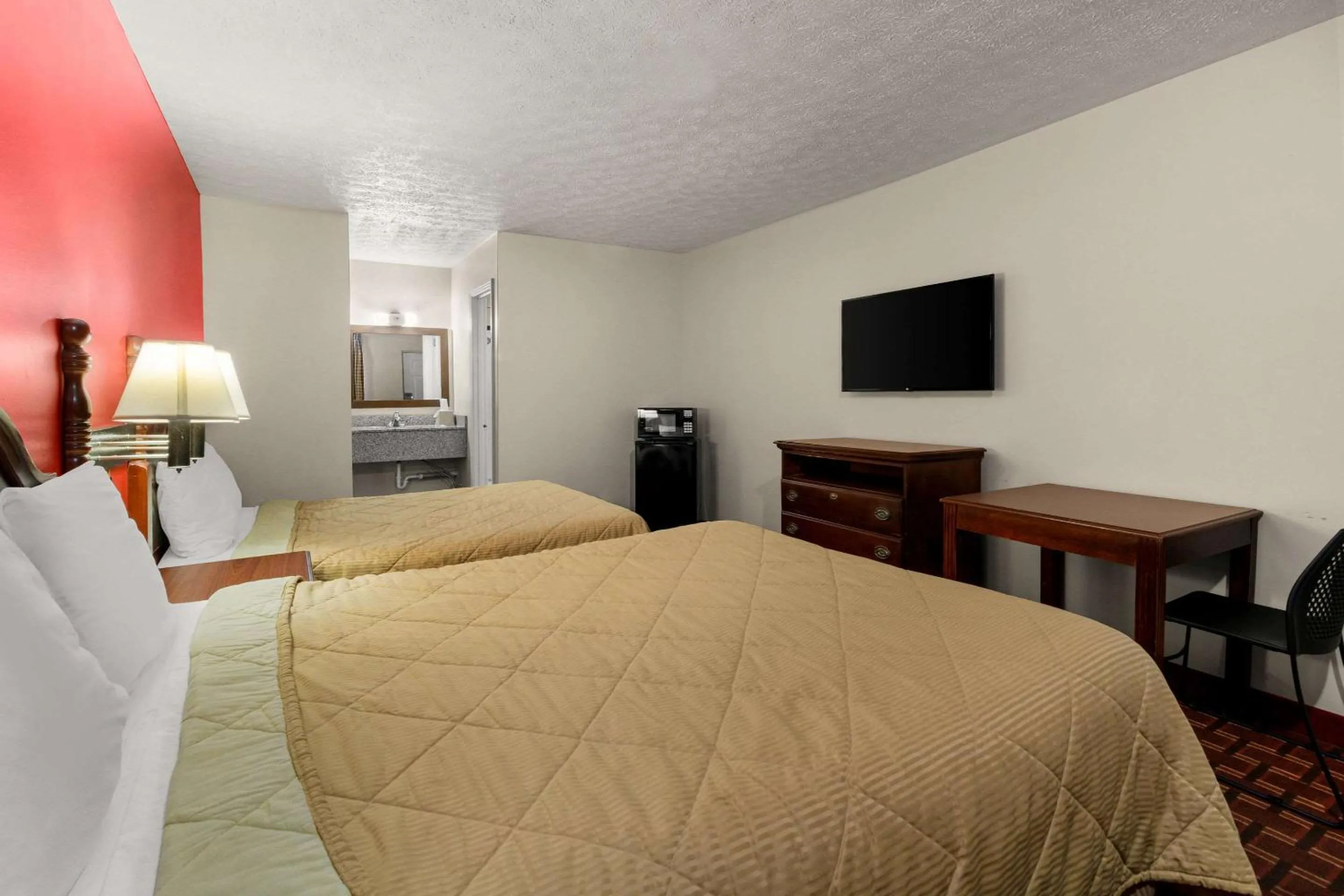 Bedroom, Bed in Rodeway Inn Dickson