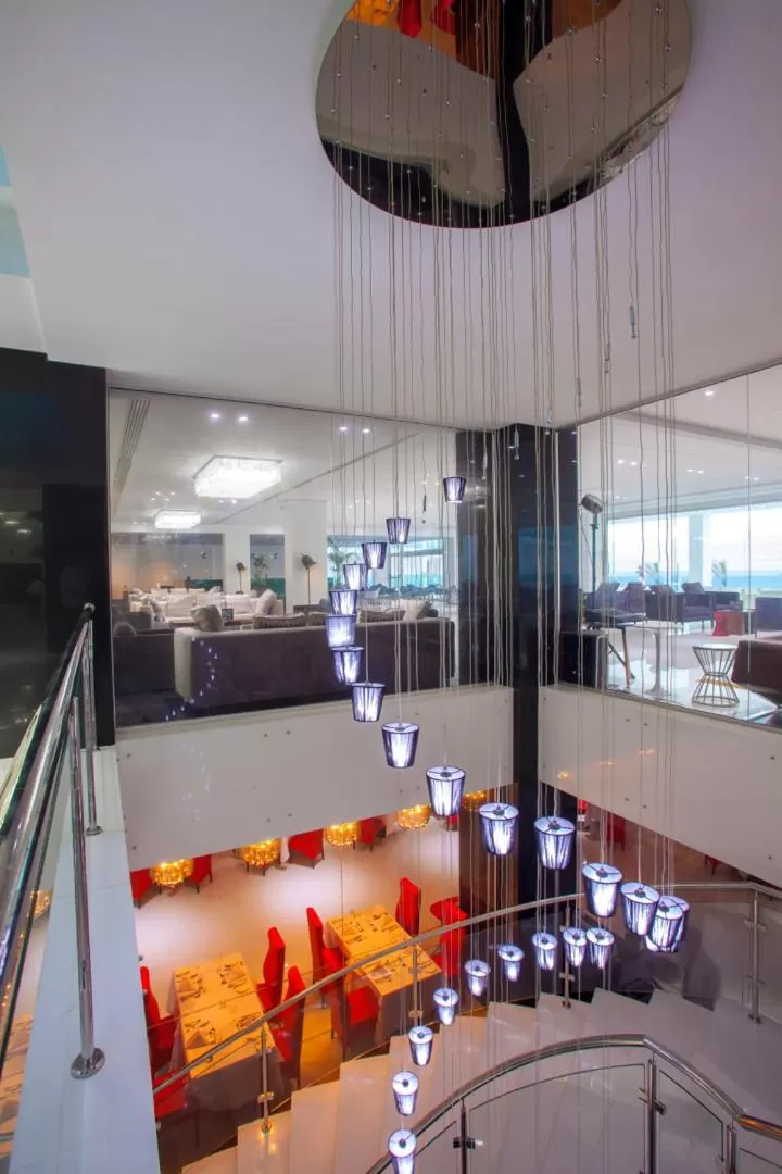 Restaurant/places to eat in King Evelthon Beach Hotel & Resort