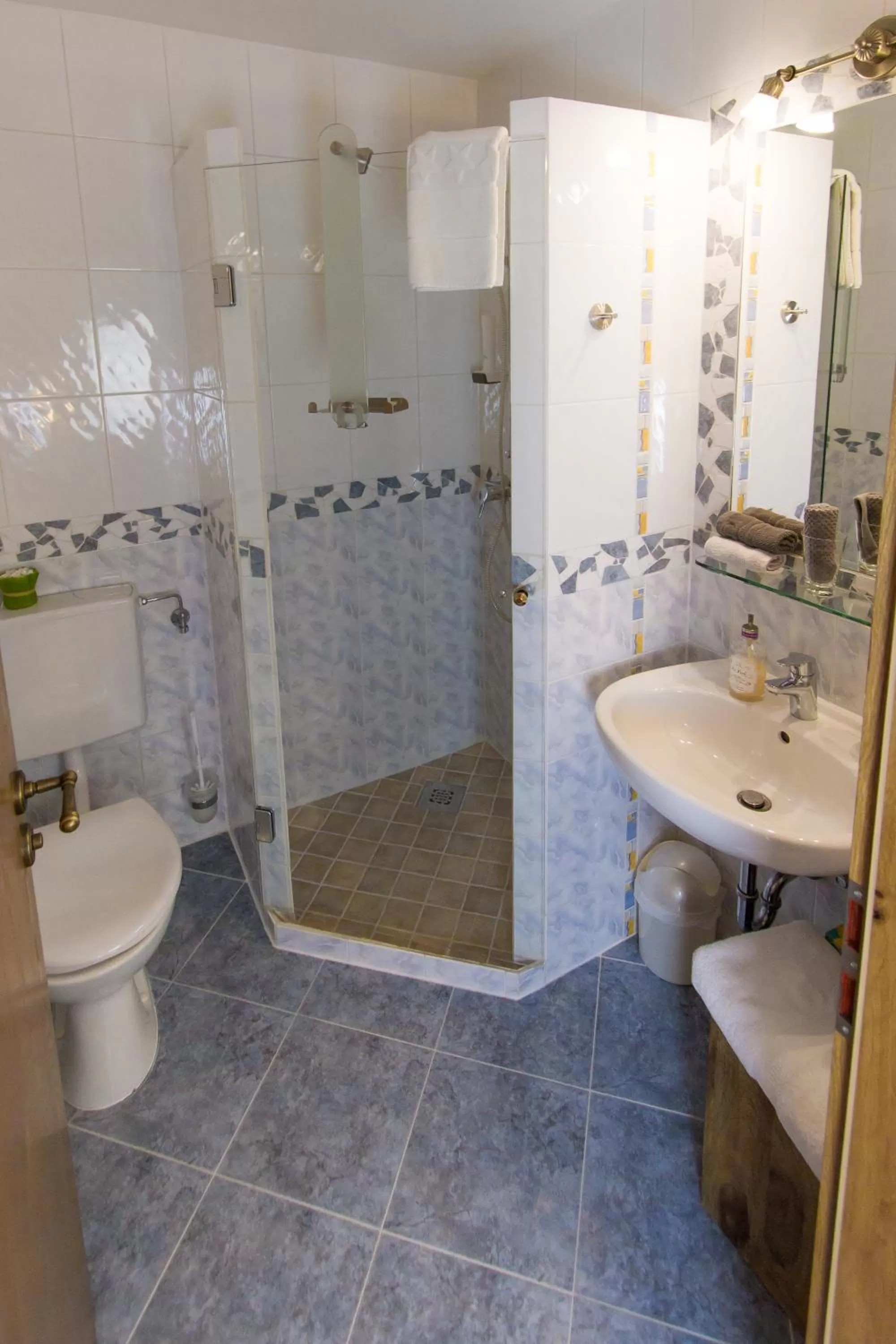 Photo of the whole room in Hotel Alpenblick