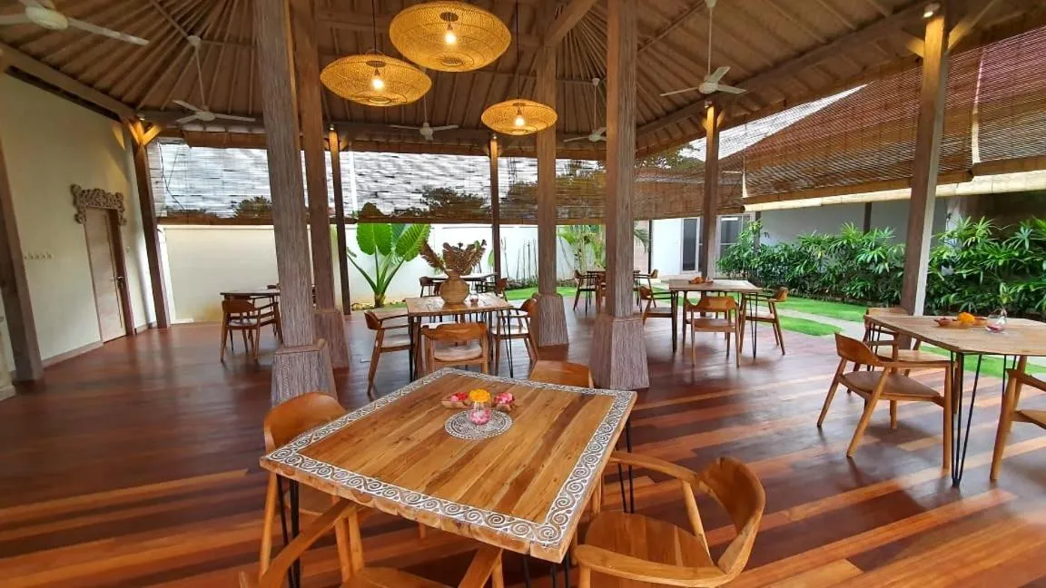 Restaurant/places to eat in United Colors of Bali