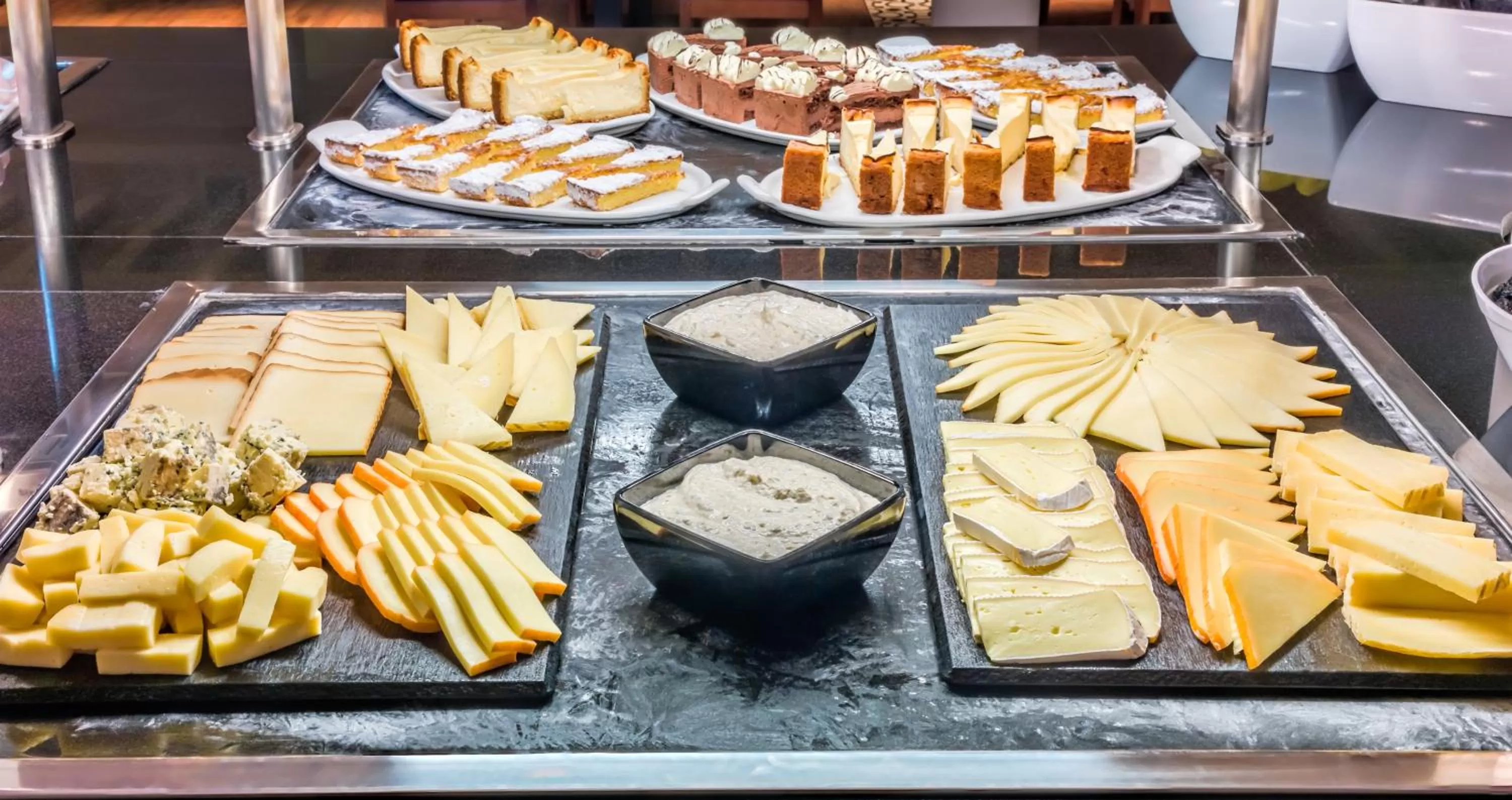 Food and drinks in H10 Ocean Suites