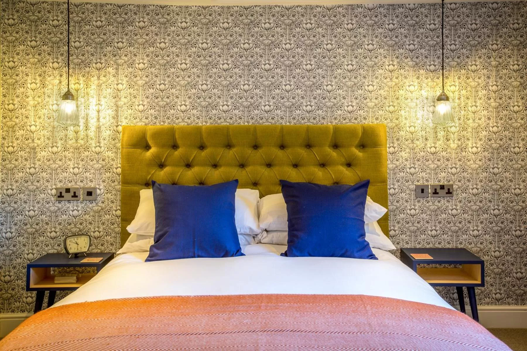 Bedroom, Bed in The Chequers Marlow