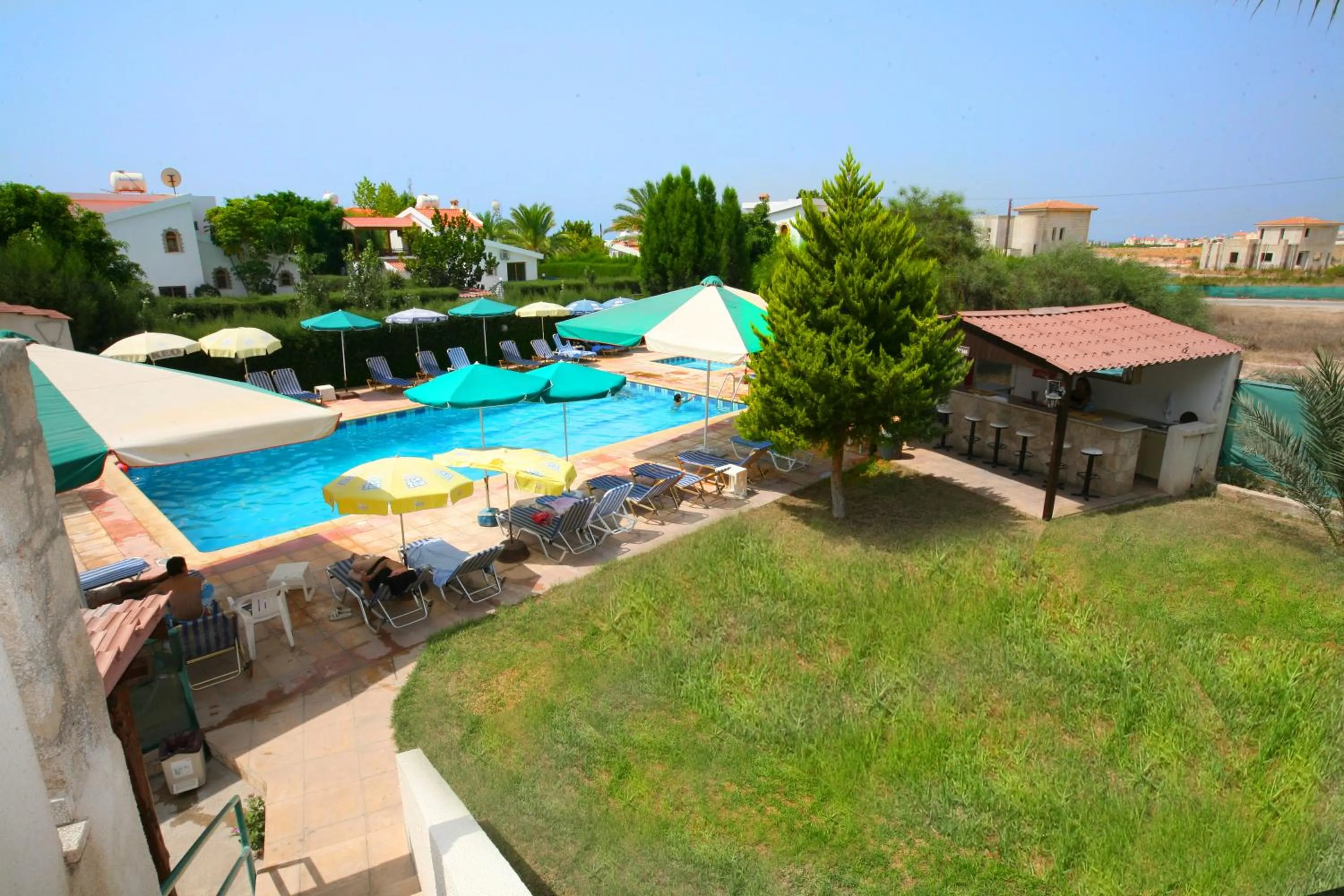 Garden in Petsas Apartments