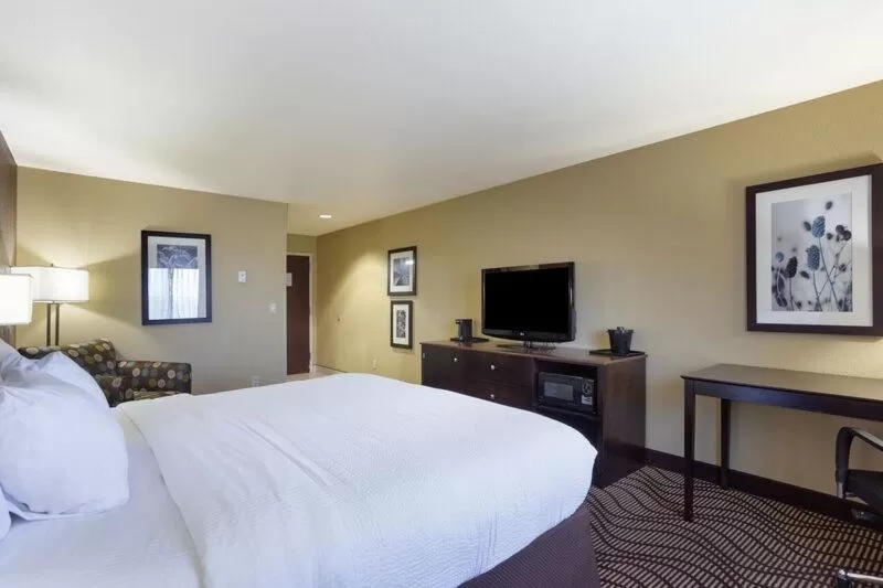 Bed in La Quinta by Wyndham Meridian / Boise West