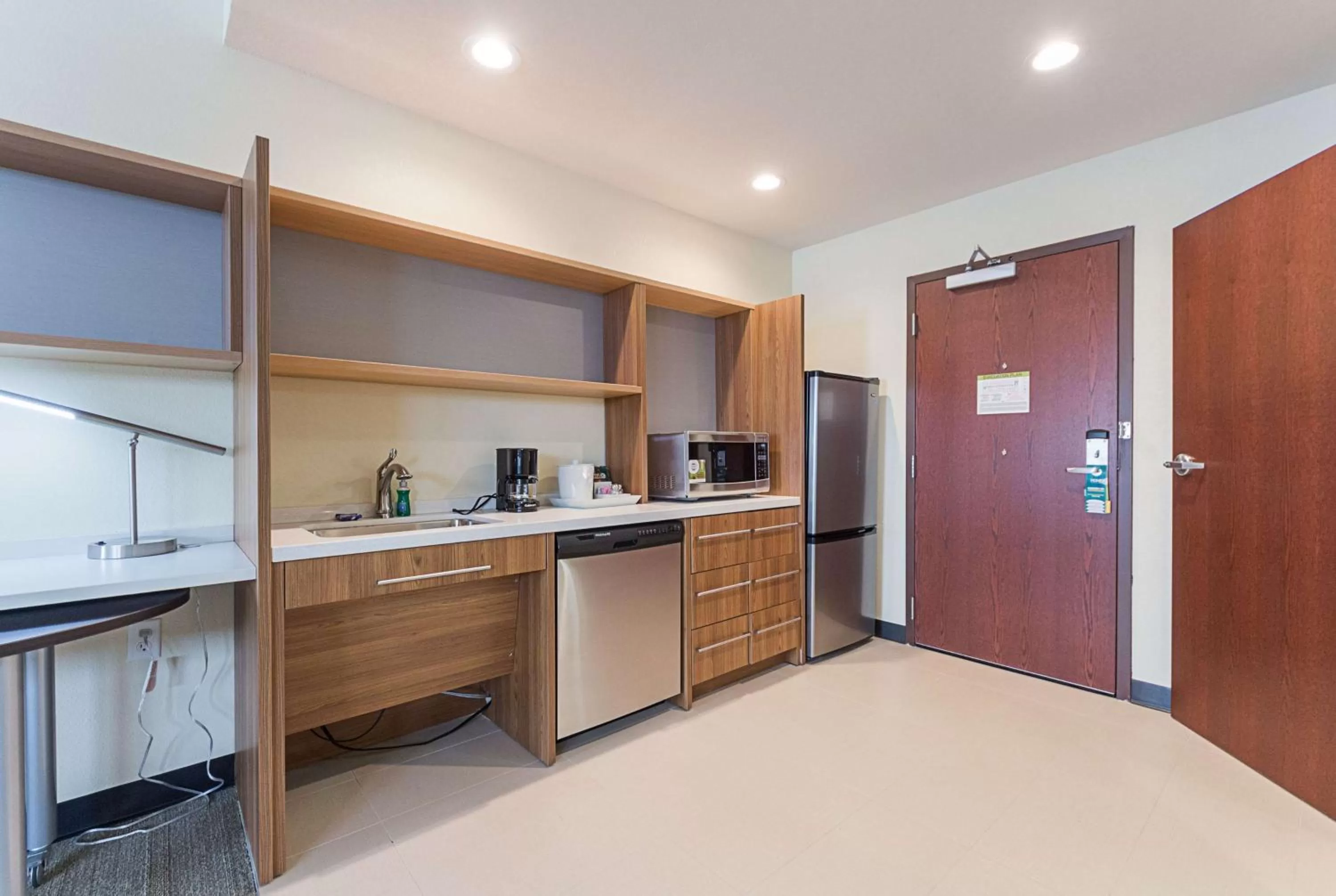 Kitchen or kitchenette in Home2 Suites By Hilton Oklahoma City Yukon