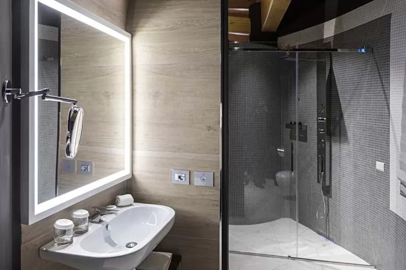 Bathroom in Borgo San Barbato Resort Spa & Golf