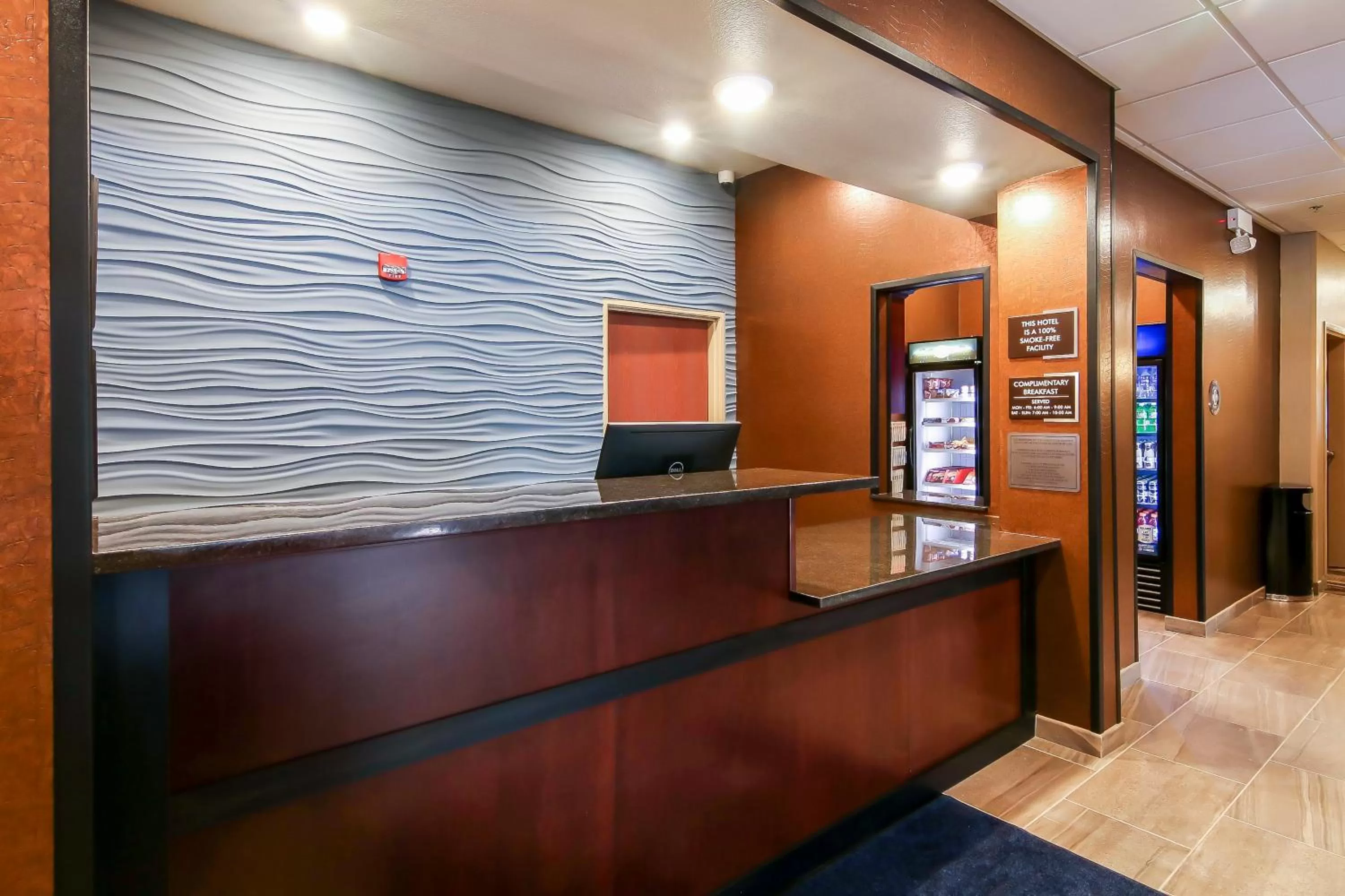 Lobby or reception in Cobblestone Inn & Suites Fairfield Bay