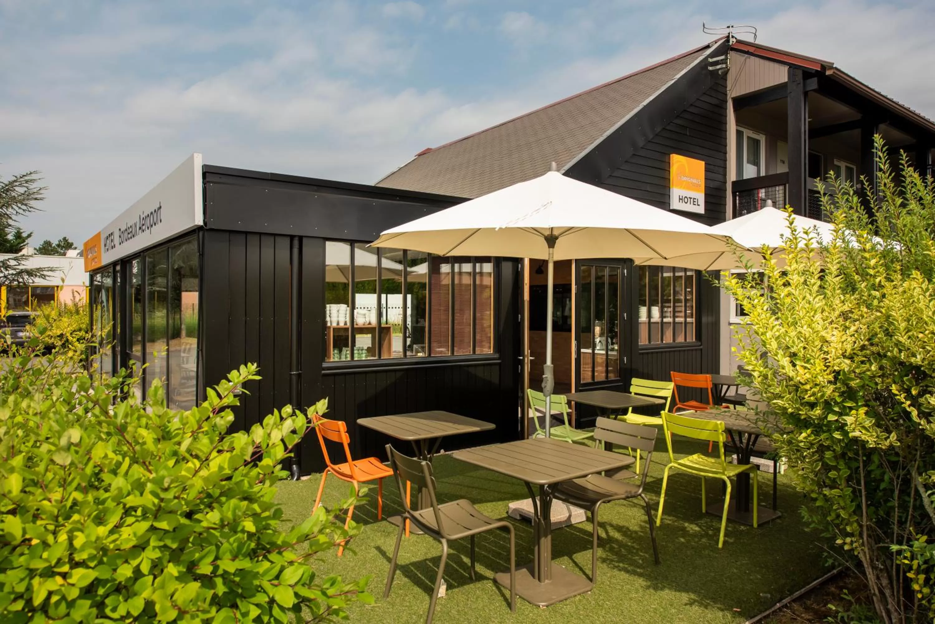 Patio in The Originals Access Hôtel Bordeaux Aéroport