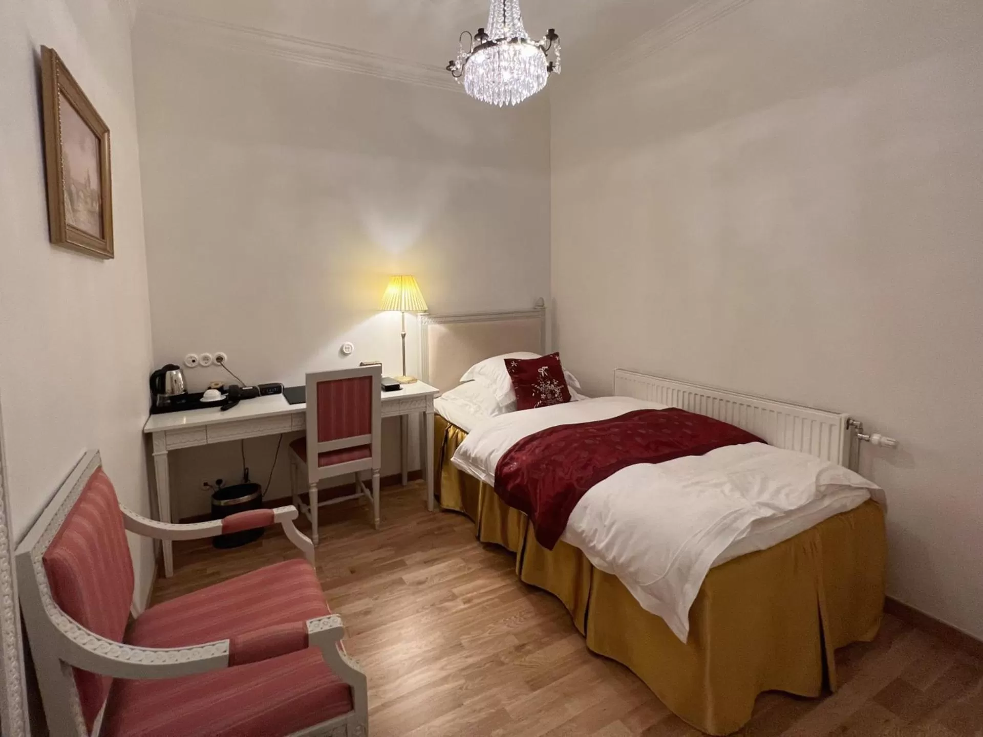 Photo of the whole room, Bed in Brommavik Hotel