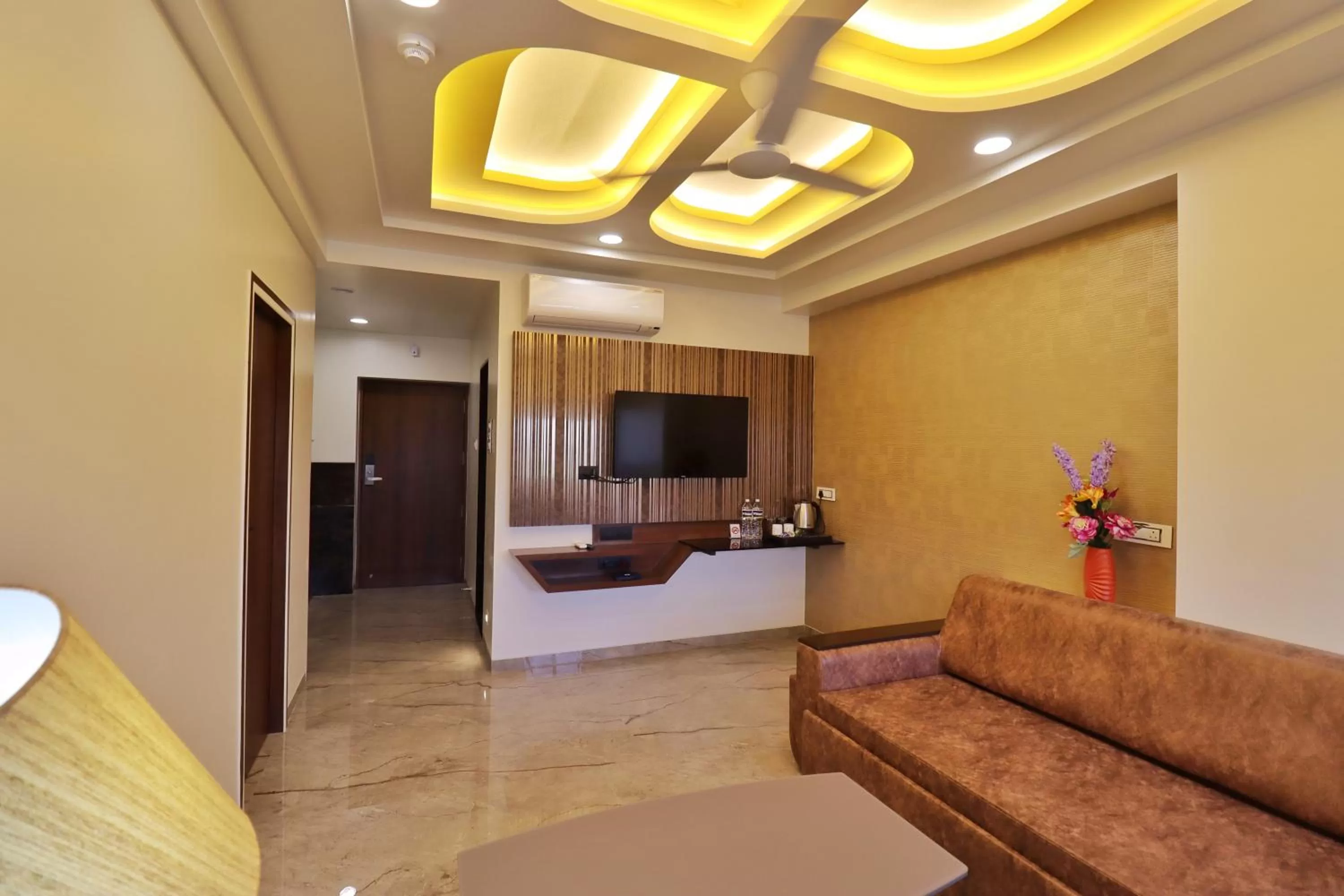 Four Petals Executive by LHMS