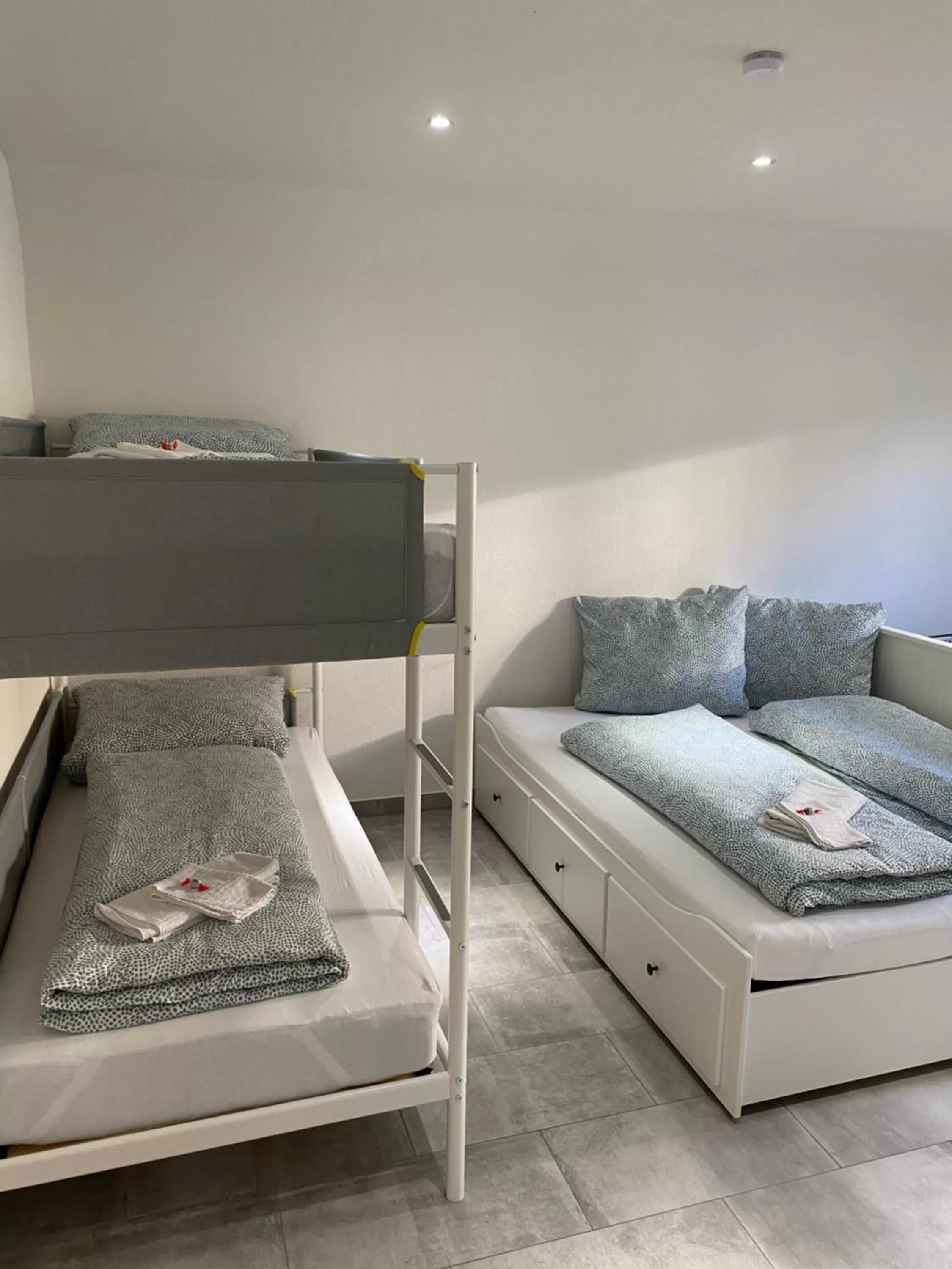 Bed in Greenhome Lörrach -Ihre Unterkunft im 3-Ländereck-