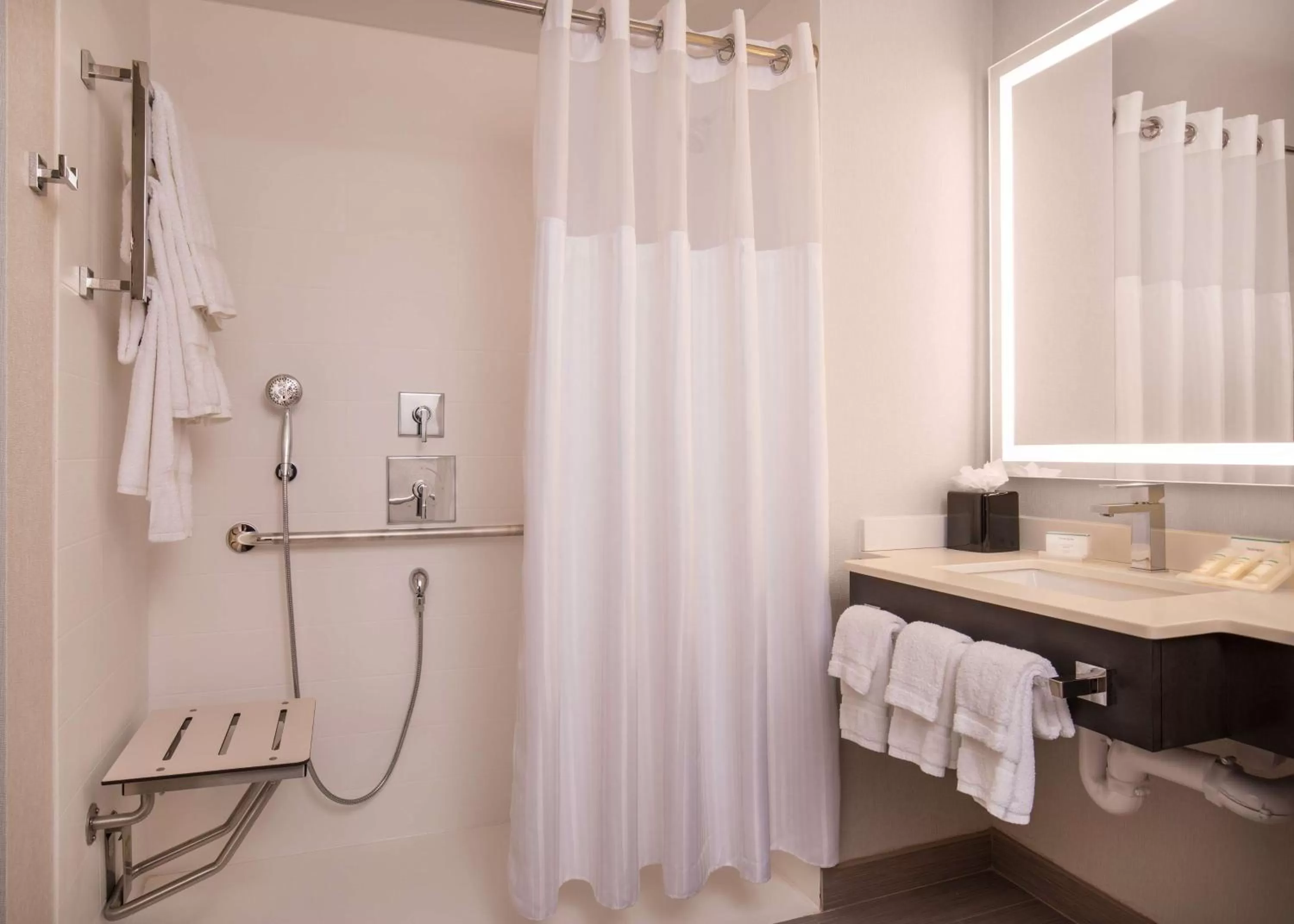 Bathroom in Hilton Garden Inn NYC Financial Center/Manhattan Downtown