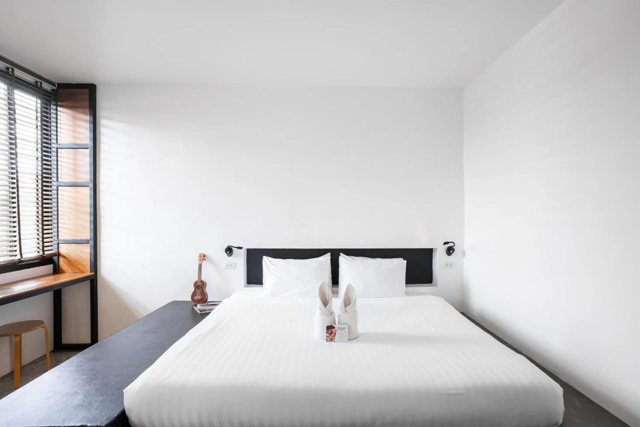 Property building, Bed in Book a Bed Poshtel - SHA Plus