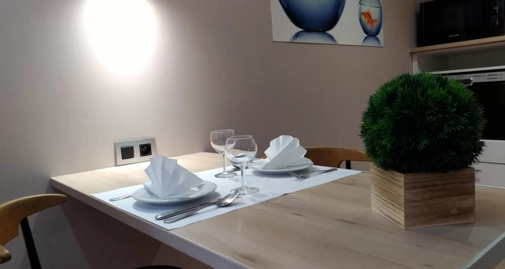 Kitchen or kitchenette, Restaurant/Places to Eat in Value Stay Menen