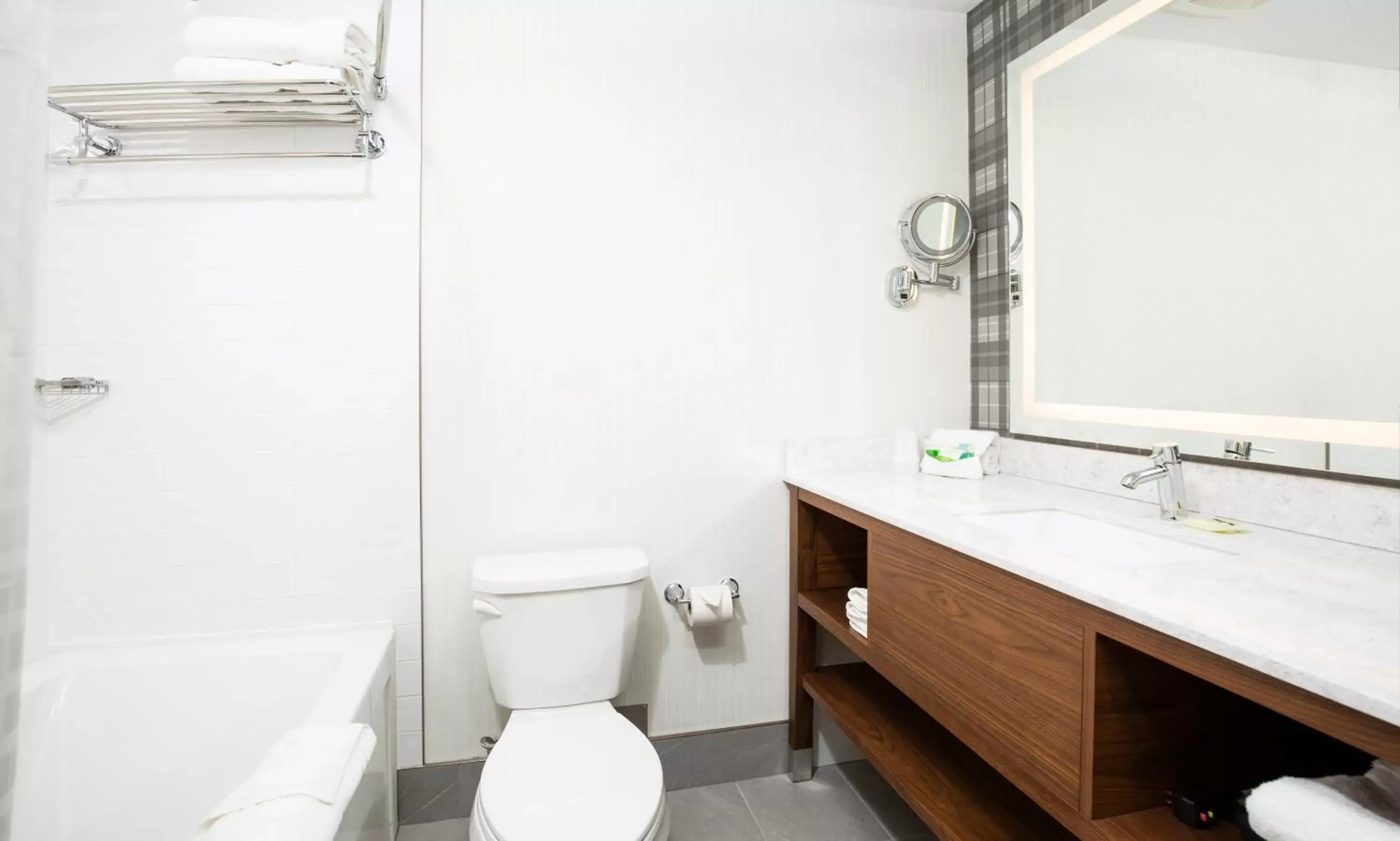 Superior Studio in Pomeroy Hotel Fort McMurray Superior Studio in Pomeroy Hotel Fort McMurray