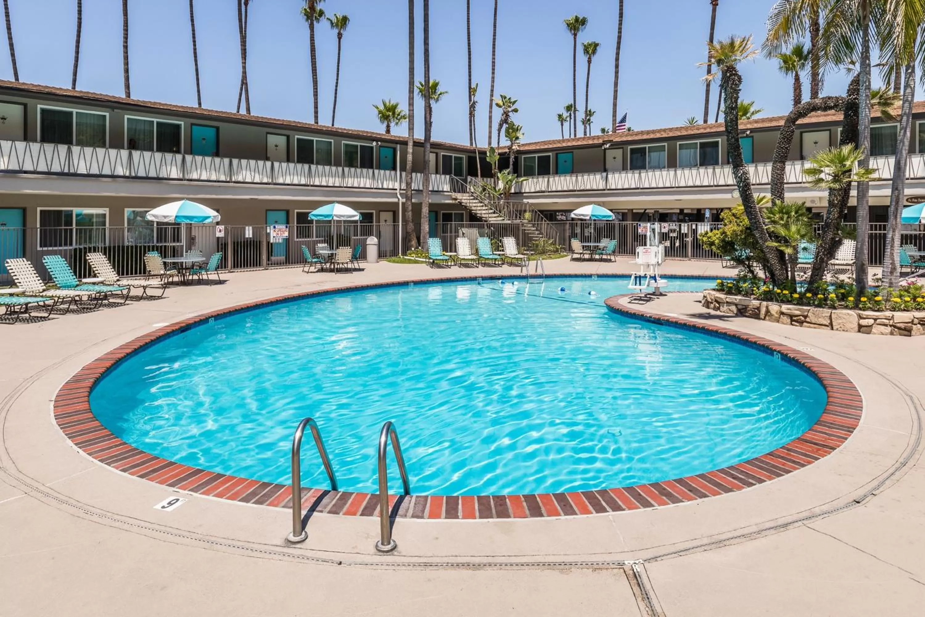 Swimming pool in Kings Inn