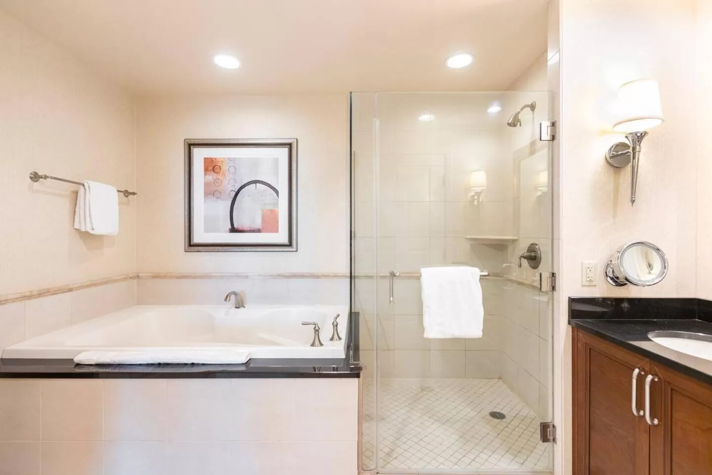 Deluxe King Studio in MGM Signature Towers by FantasticStay