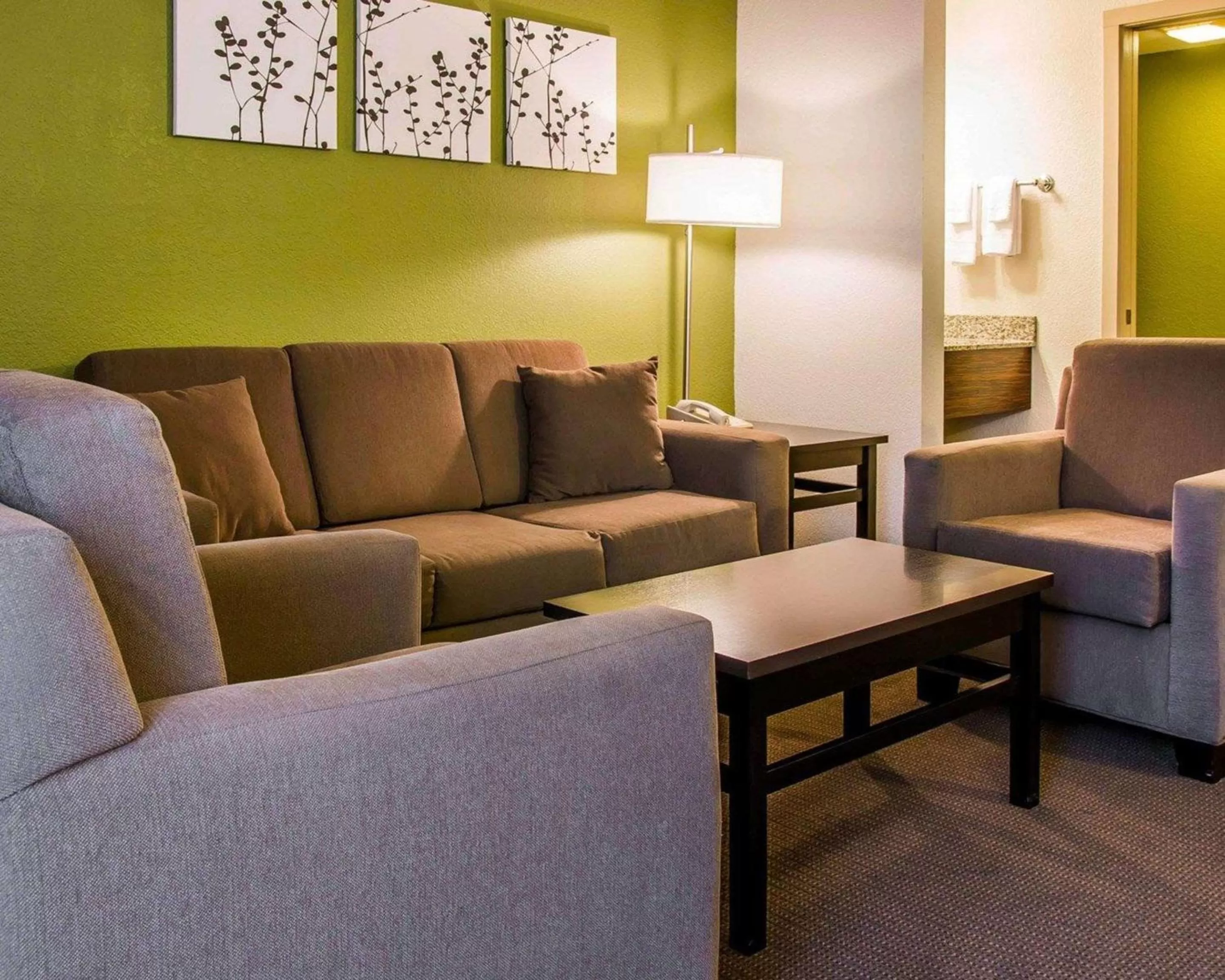 Photo of the whole room in Sleep Inn