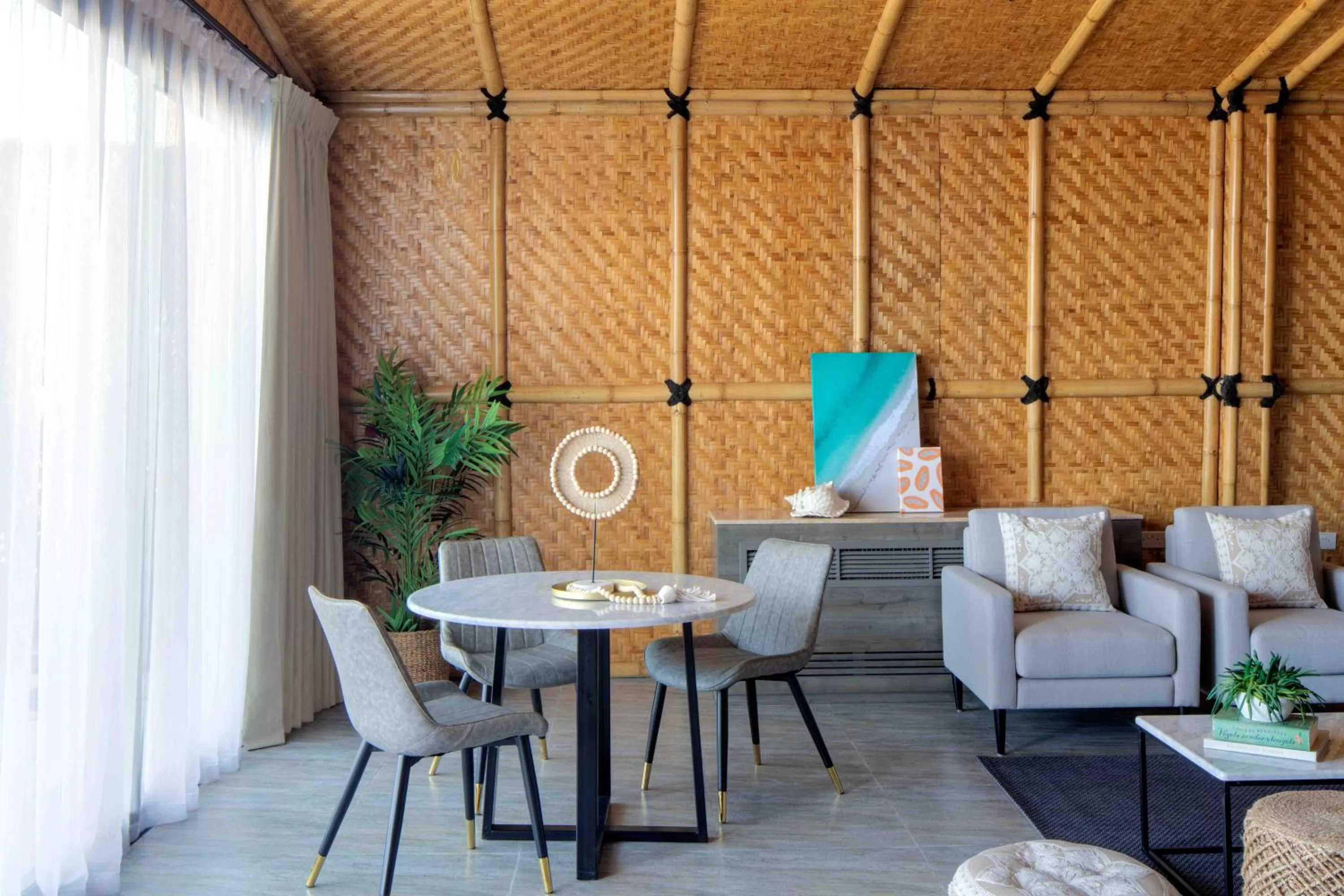 Living room in Anantara World Islands Dubai Resort