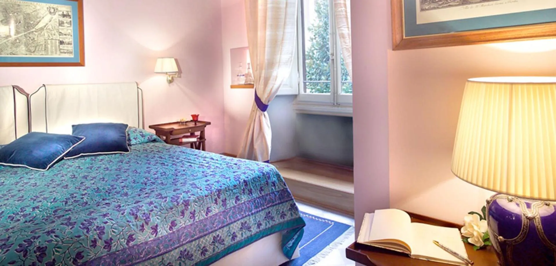 Bed in Hotel Bonifacio